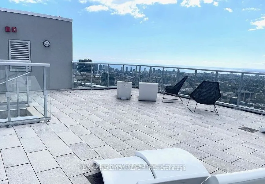 1 Yorkville Avenue, #2405