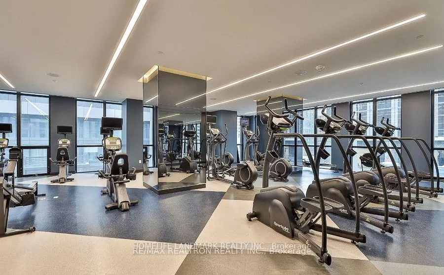 1 Yorkville Avenue, #2405