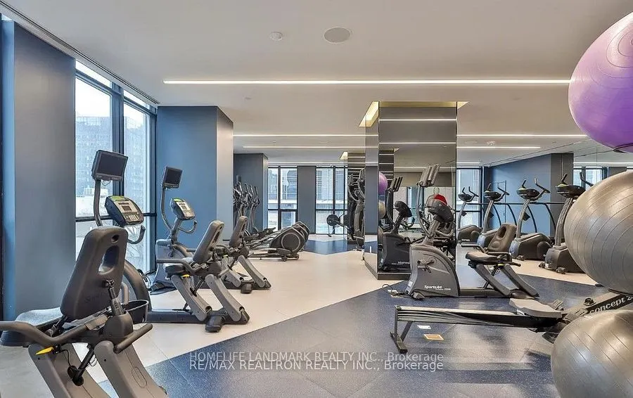 1 Yorkville Avenue, #2405