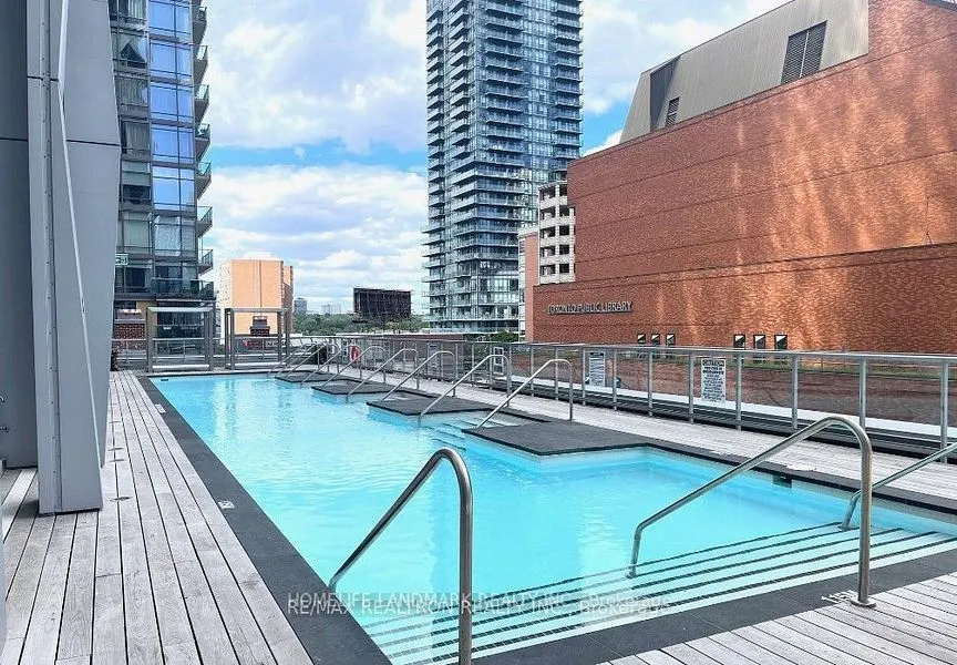 1 Yorkville Avenue, #2405