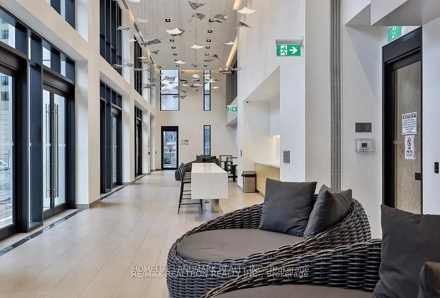 1 Yorkville Avenue, #2405