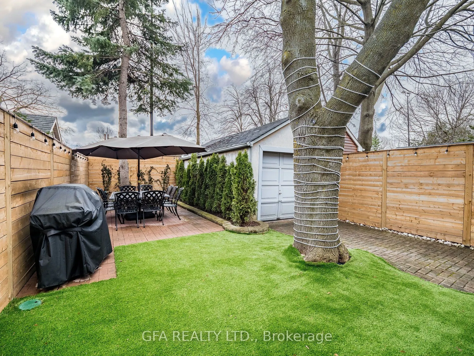 423 Manor Road E