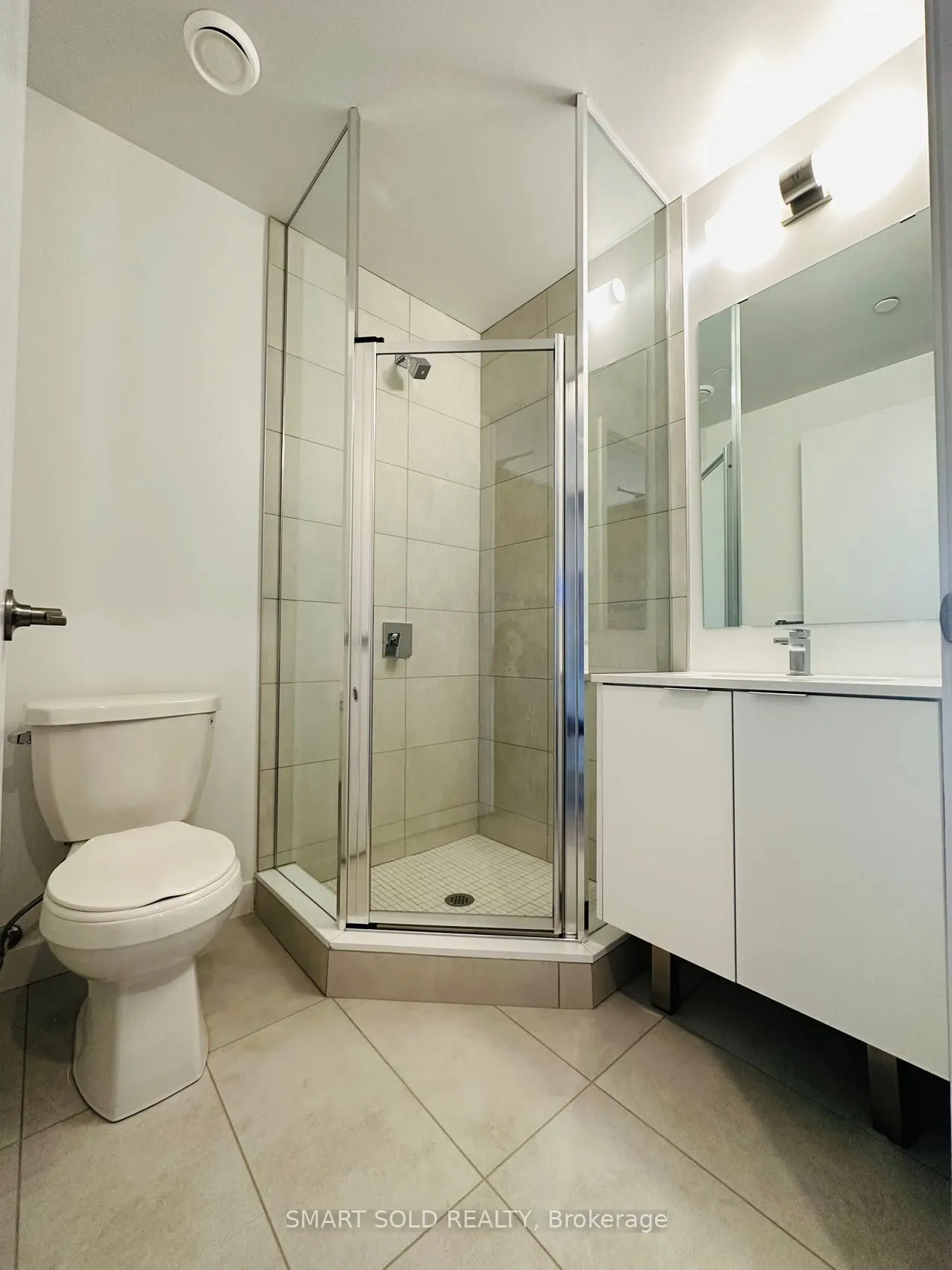 8 Tippett Road, #1608