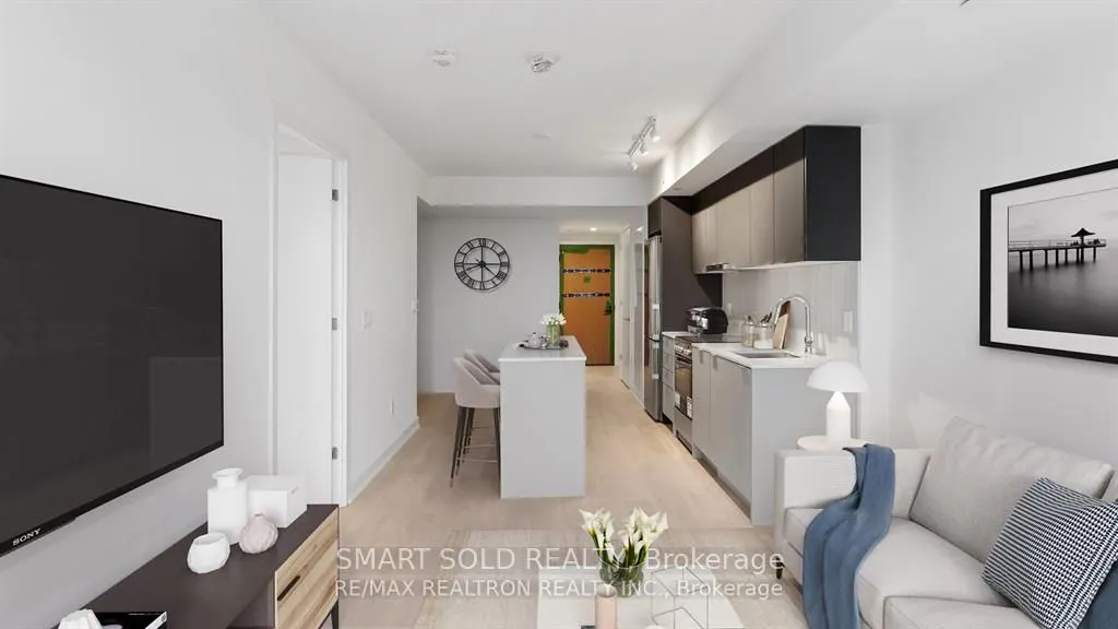 8 Tippett Road, #1608