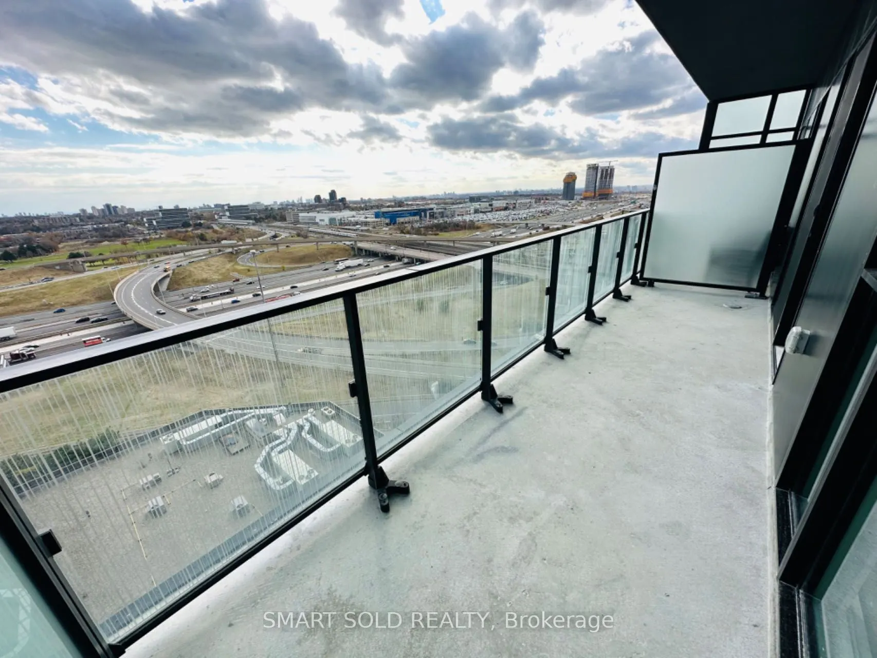 8 Tippett Road, #1608