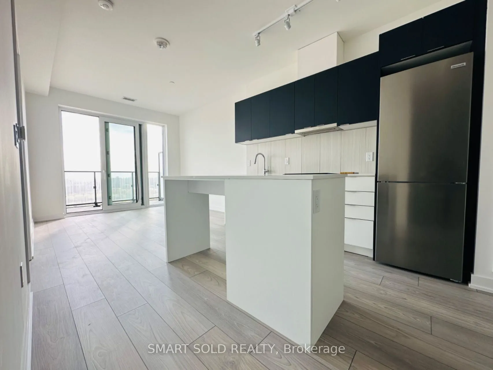 8 Tippett Road, #1608