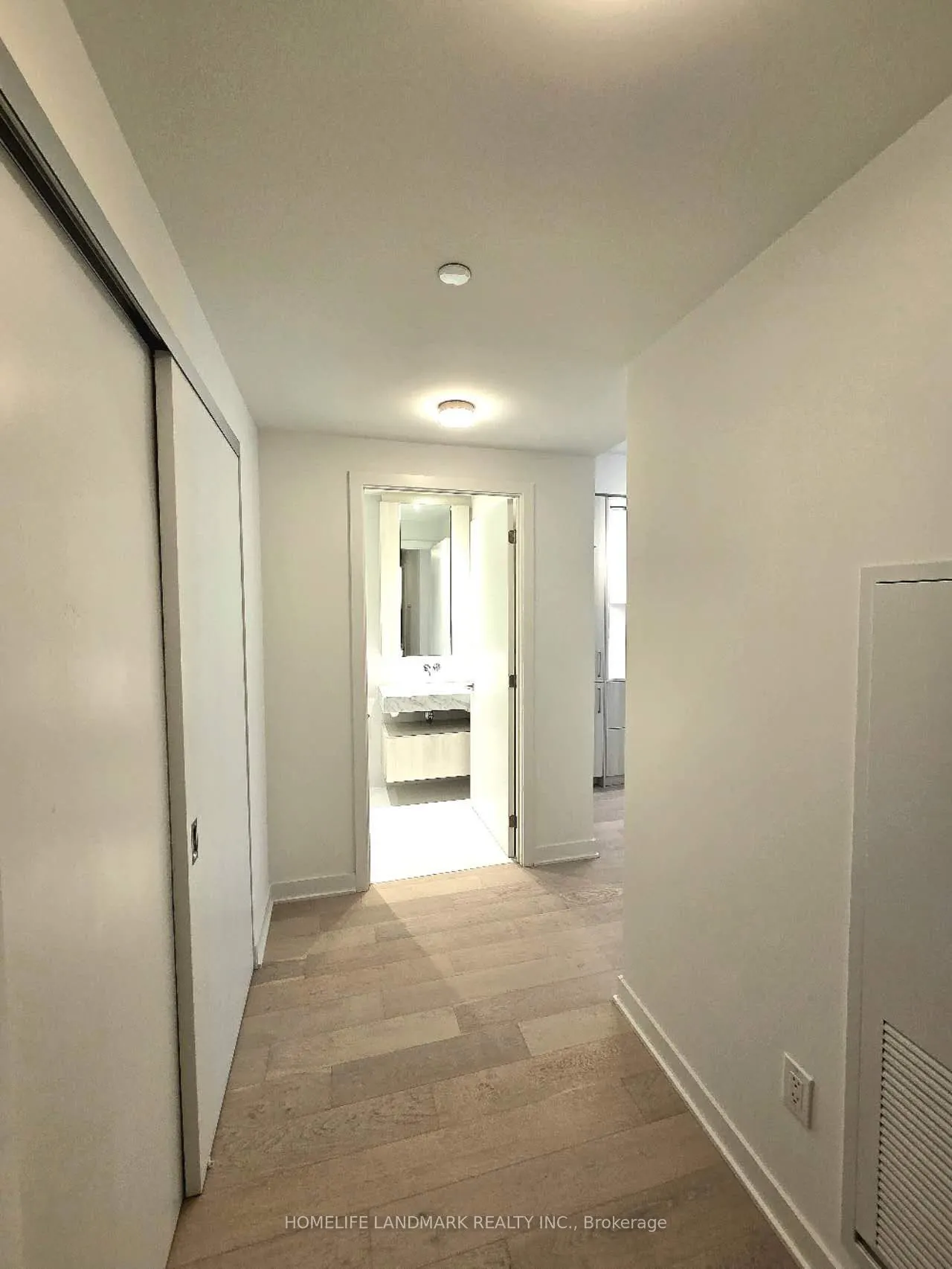 11 Yorkville Avenue, #08