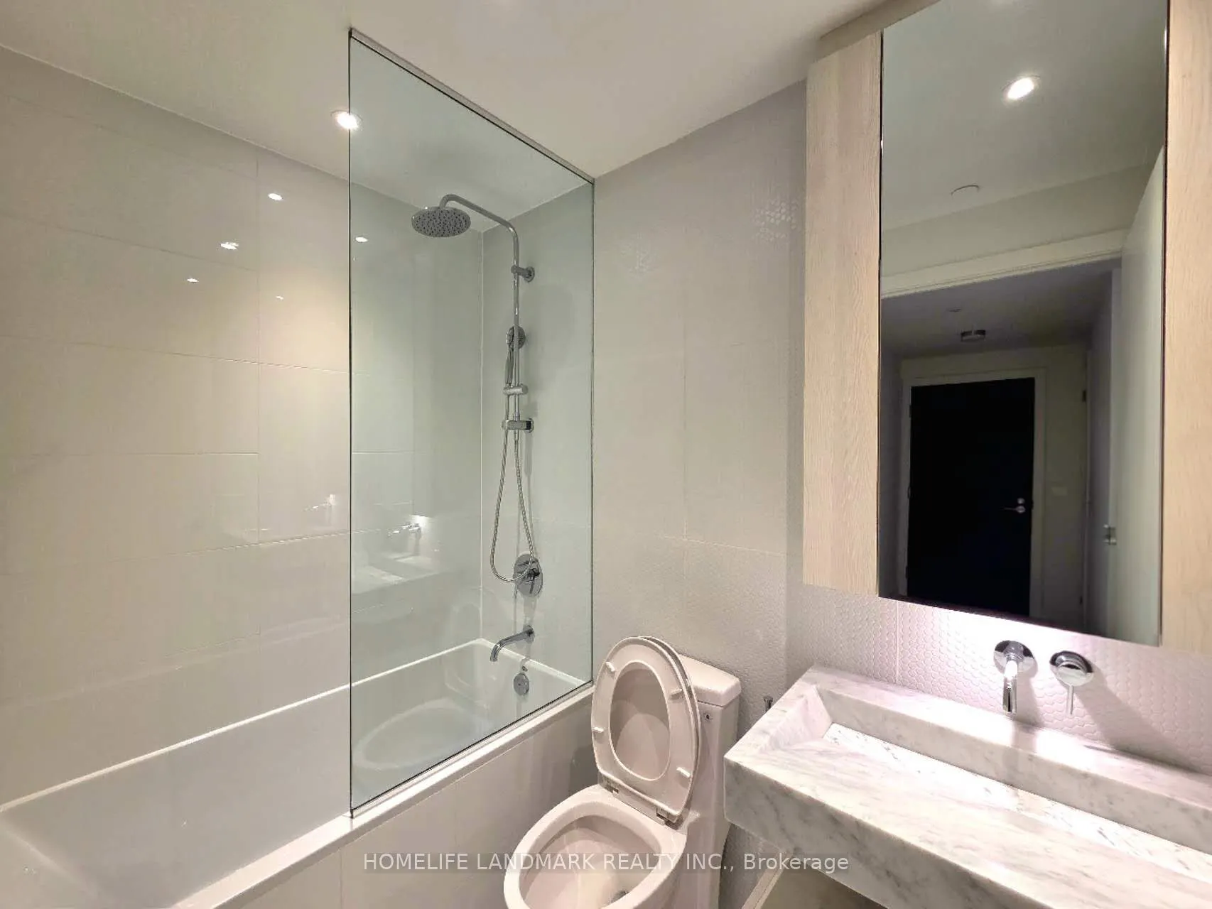 11 Yorkville Avenue, #08