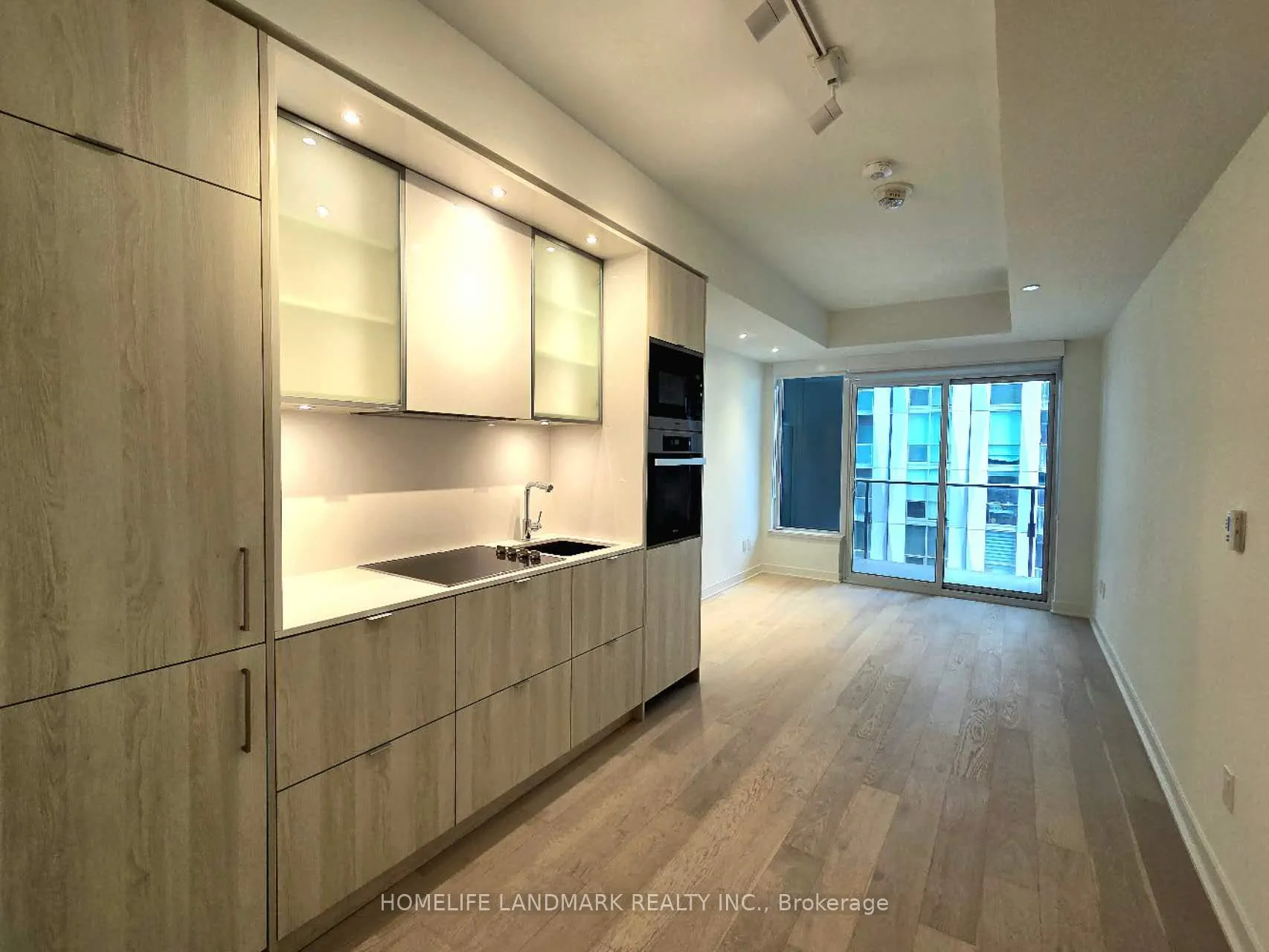 11 Yorkville Avenue, #08