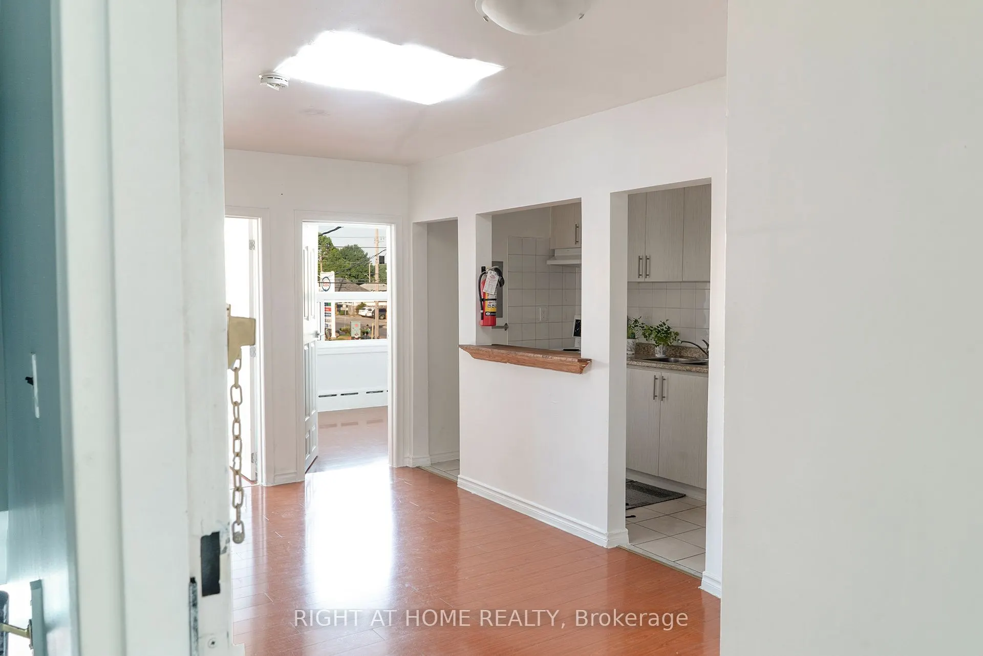 1758 Victoria Park Avenue, #unit 2