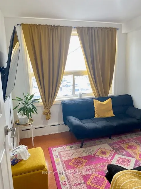 1758 Victoria Park Avenue, #unit 2