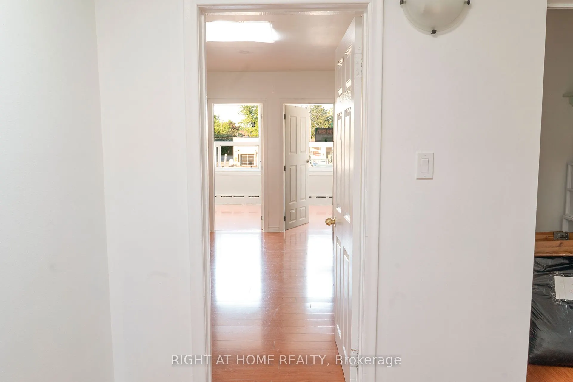 1758 Victoria Park Avenue, #unit 2