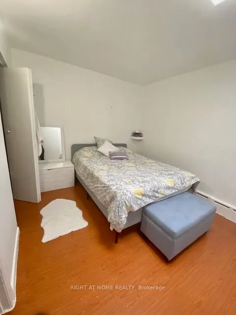 1758 Victoria Park Avenue, #unit 2