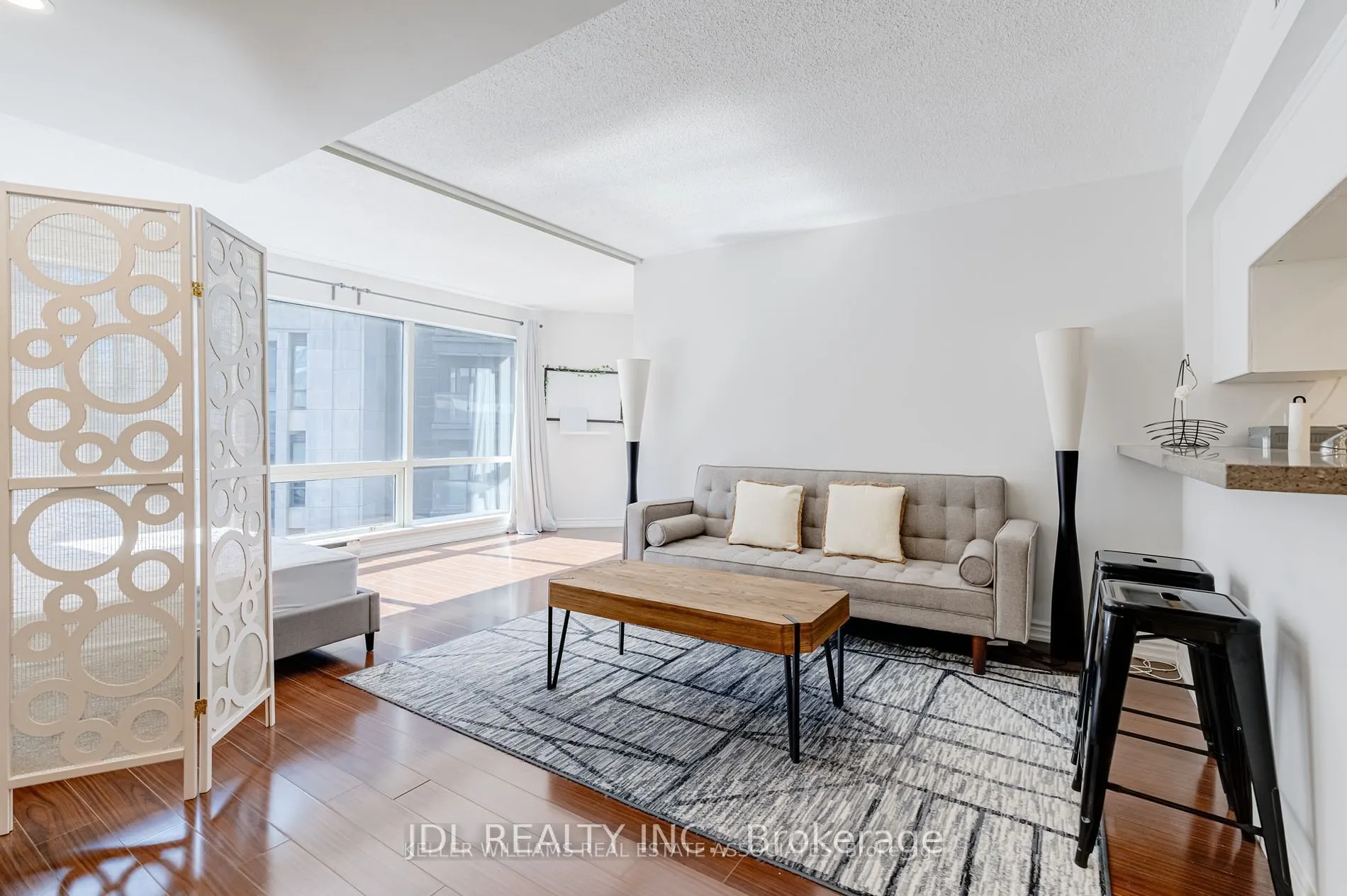 1001 Bay Street, #513