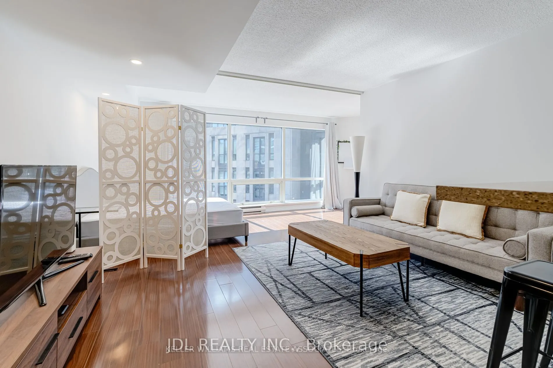 1001 Bay Street, #513