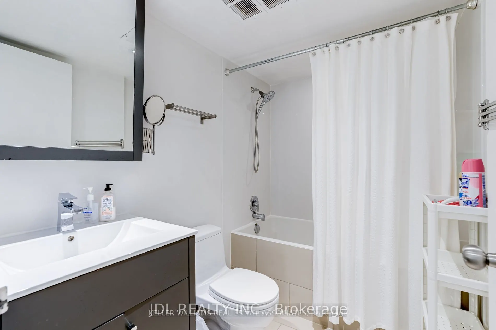 1001 Bay Street, #513
