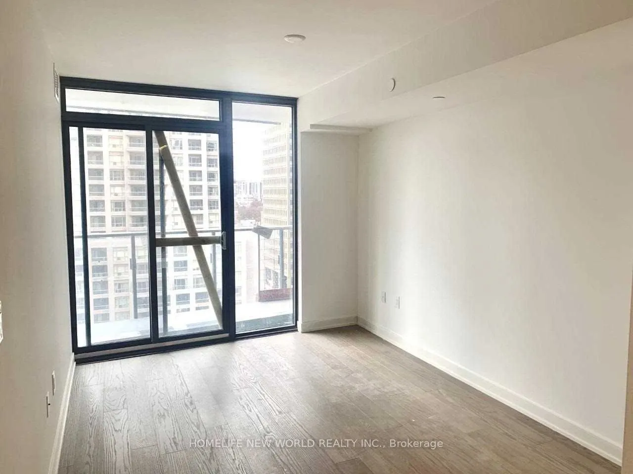 11 Wellesley Street W, #906