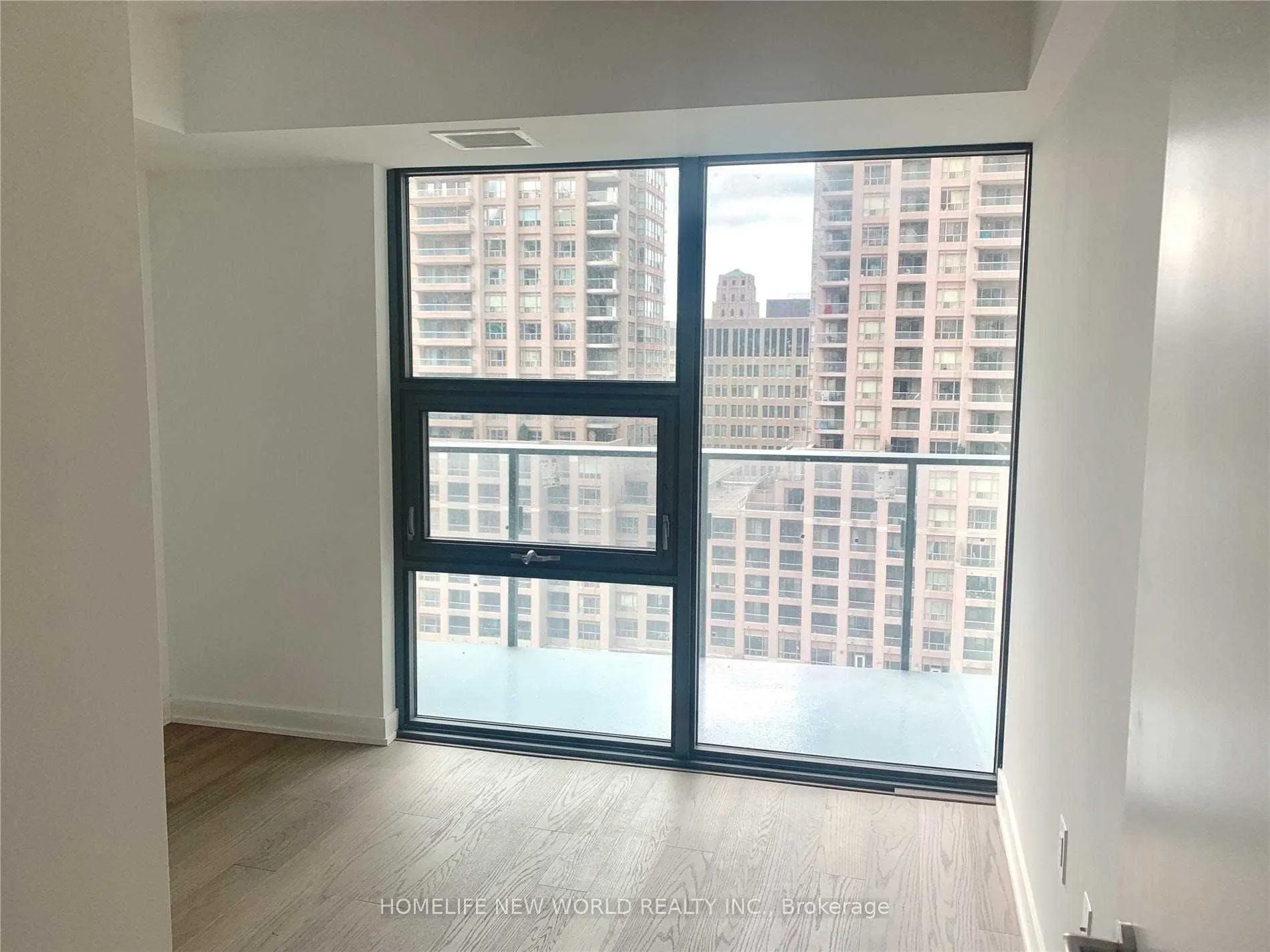 11 Wellesley Street W, #906