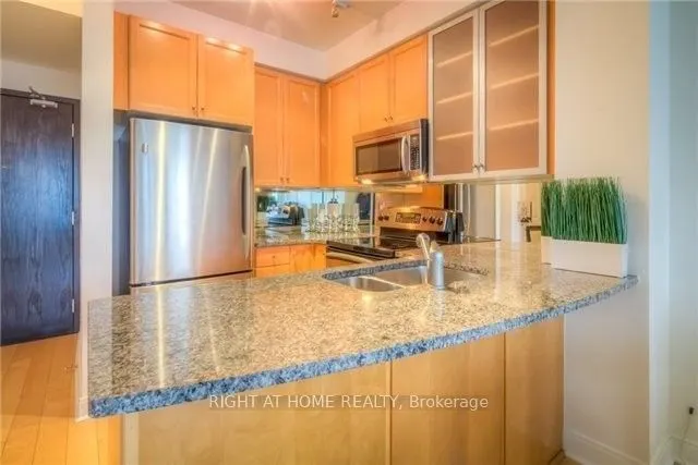 18 Yorkville Avenue #1406
