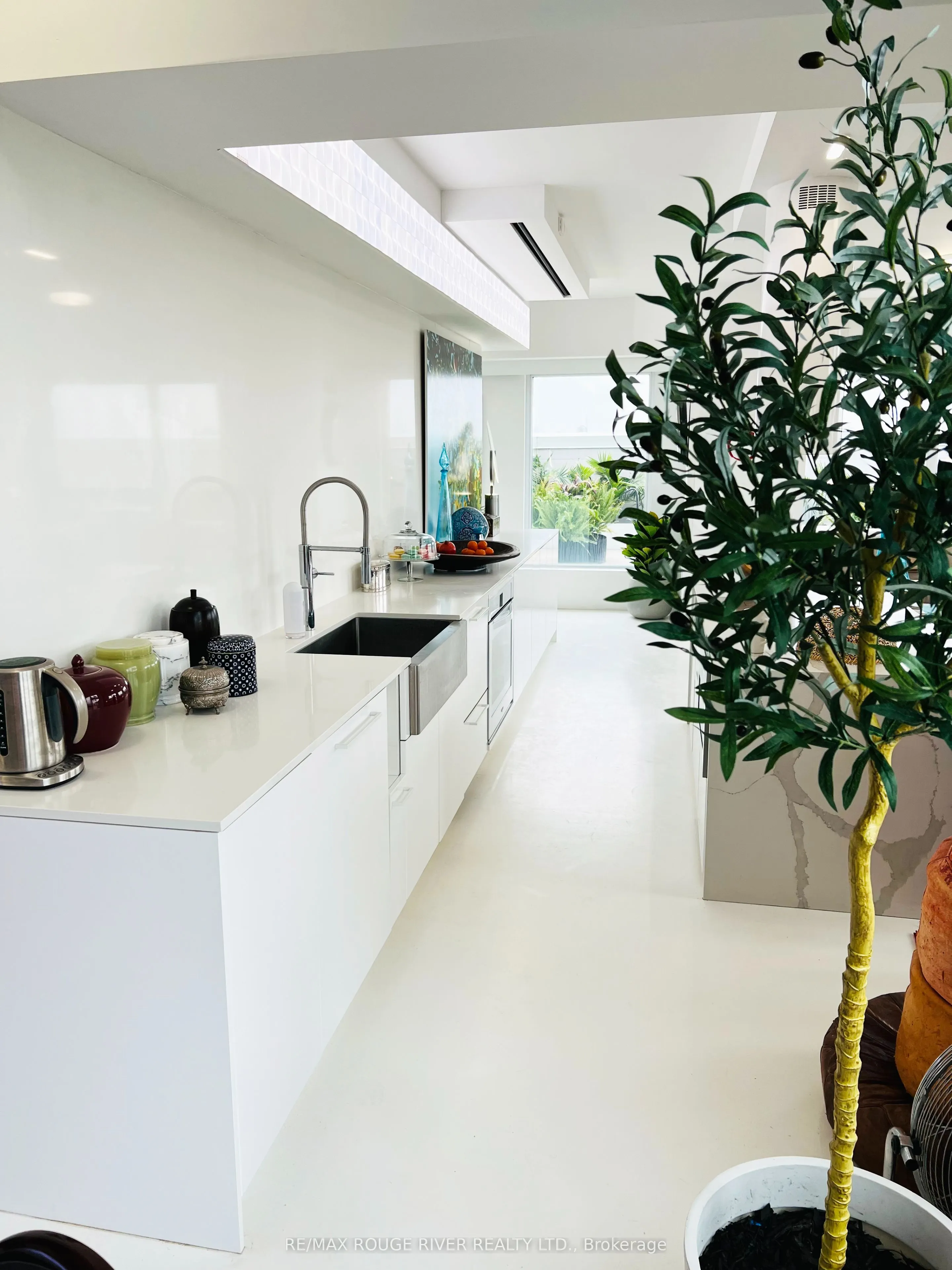 701 Sheppard Avenue W, #702