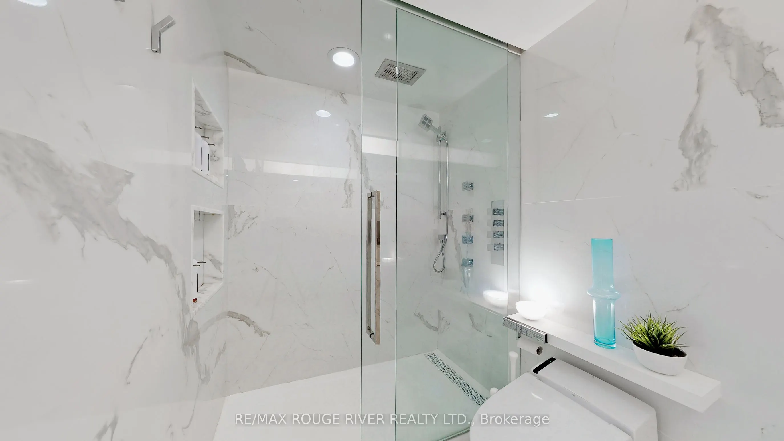 701 Sheppard Avenue W, #702
