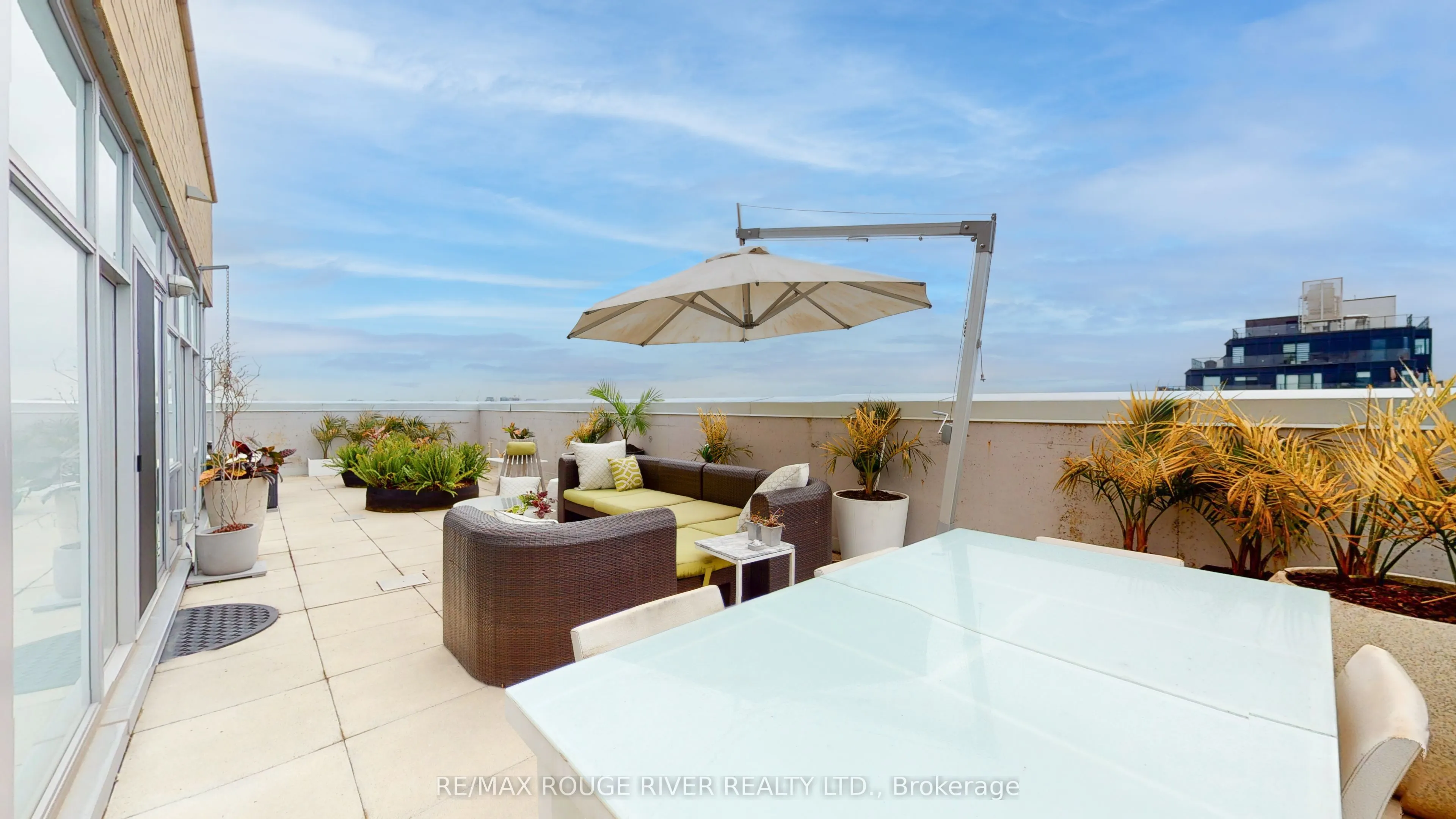 701 Sheppard Avenue W, #702