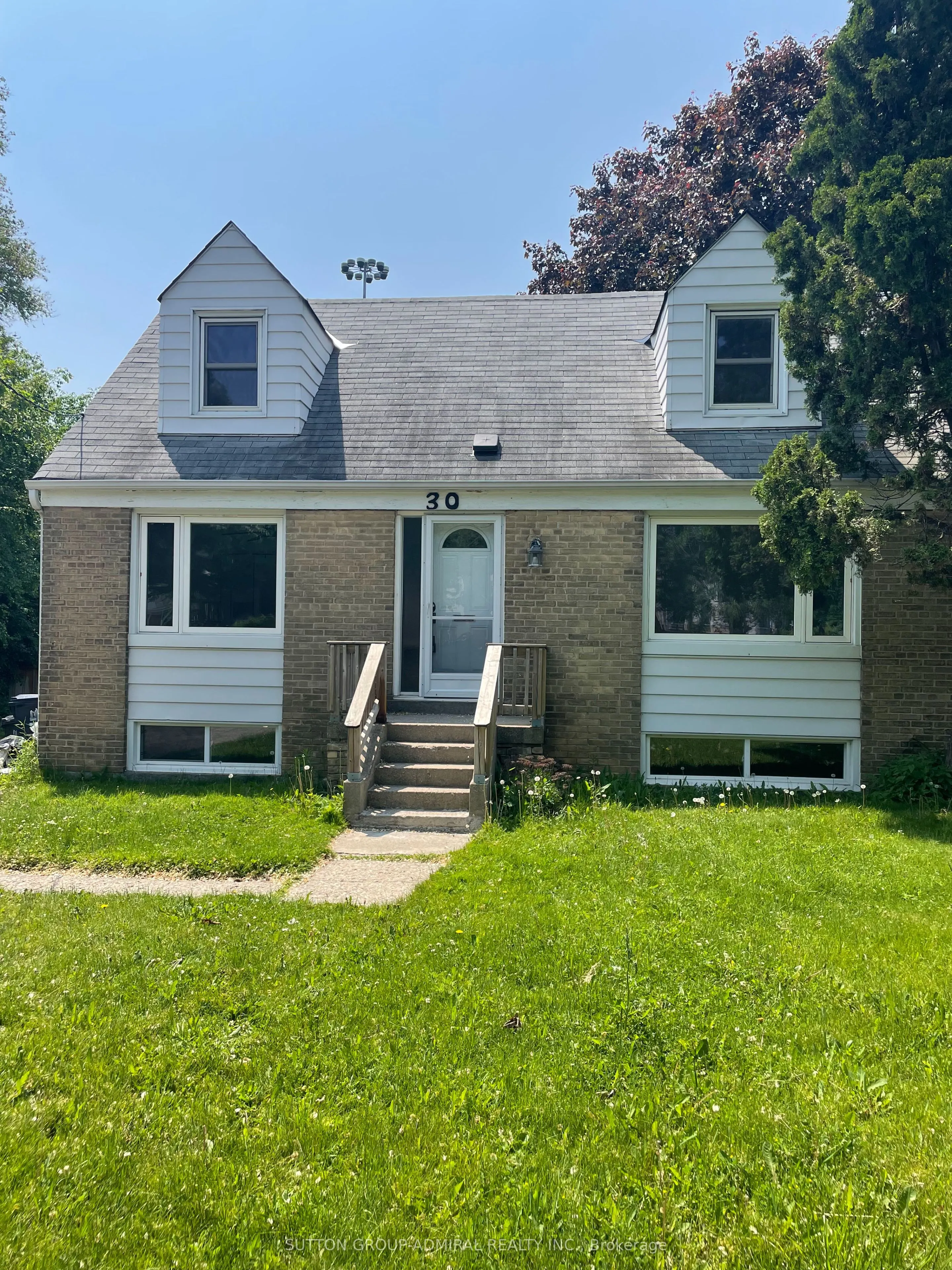 30 Vonda Avenue