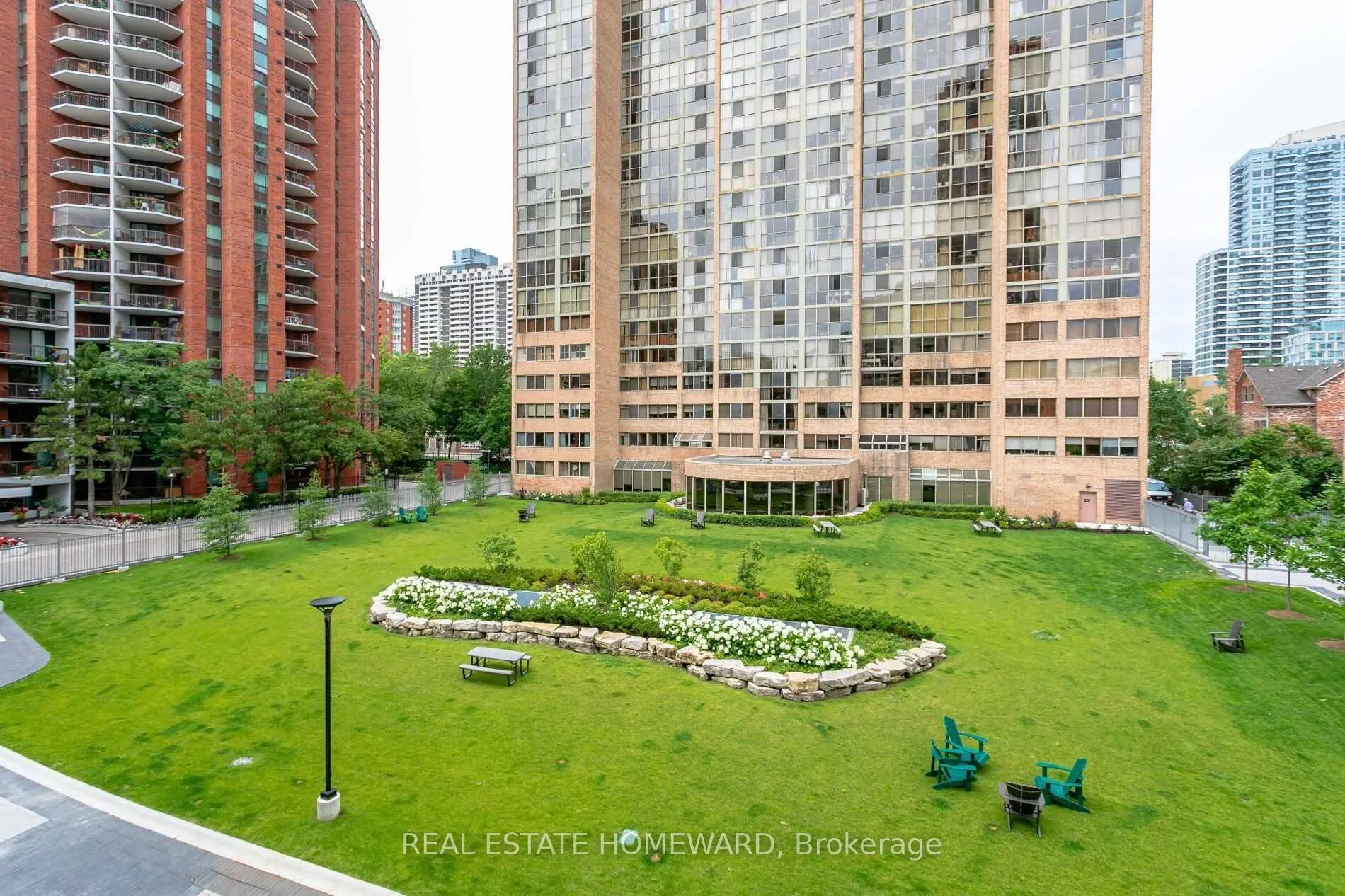 60 Homewood Avenue, #533