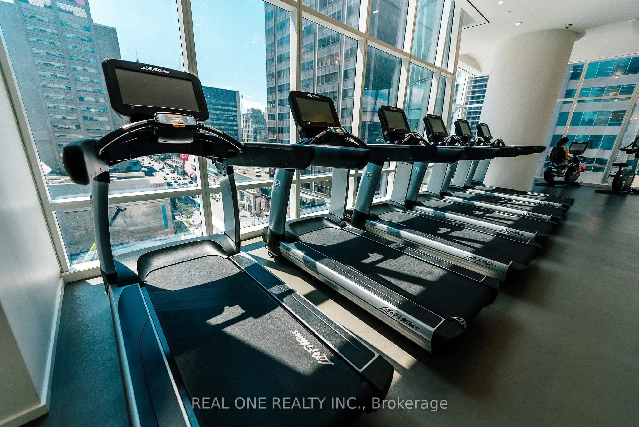 1 BLOOR Street E, #4205