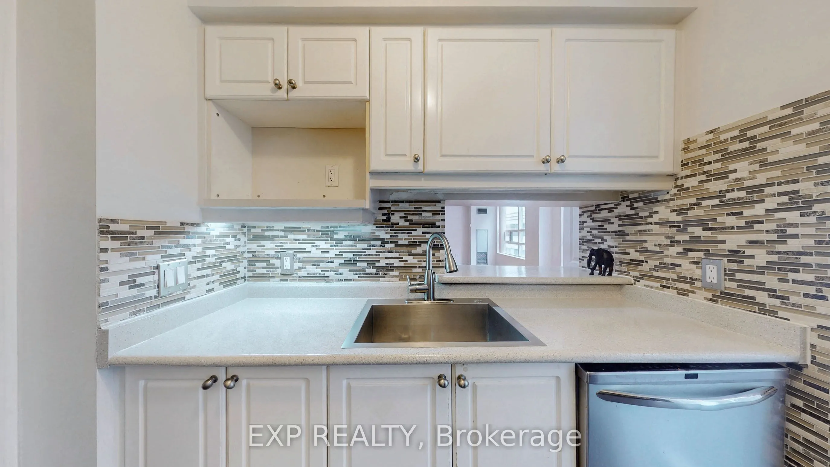 71 Simcoe Street, #1204
