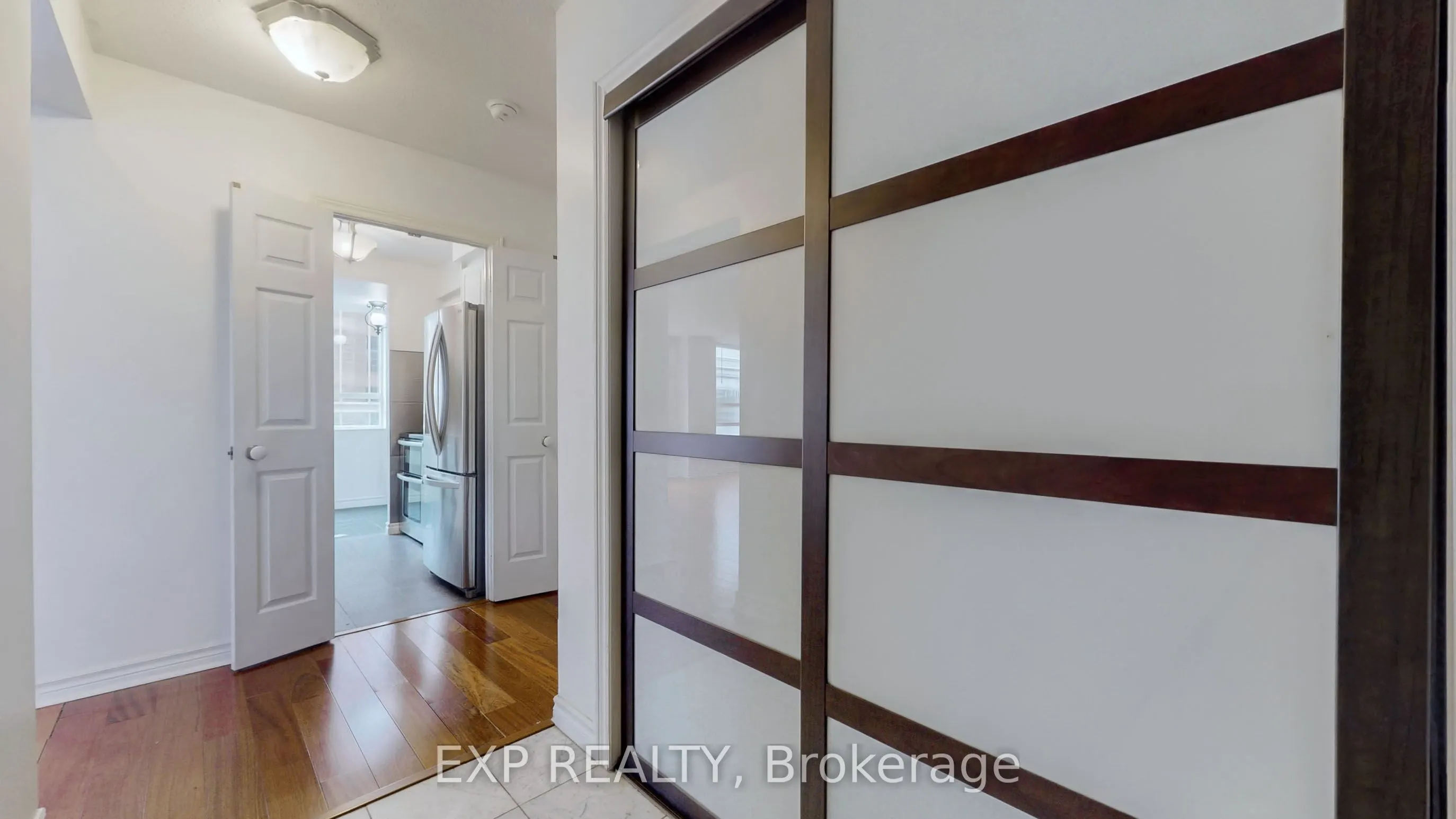 71 Simcoe Street, #1204