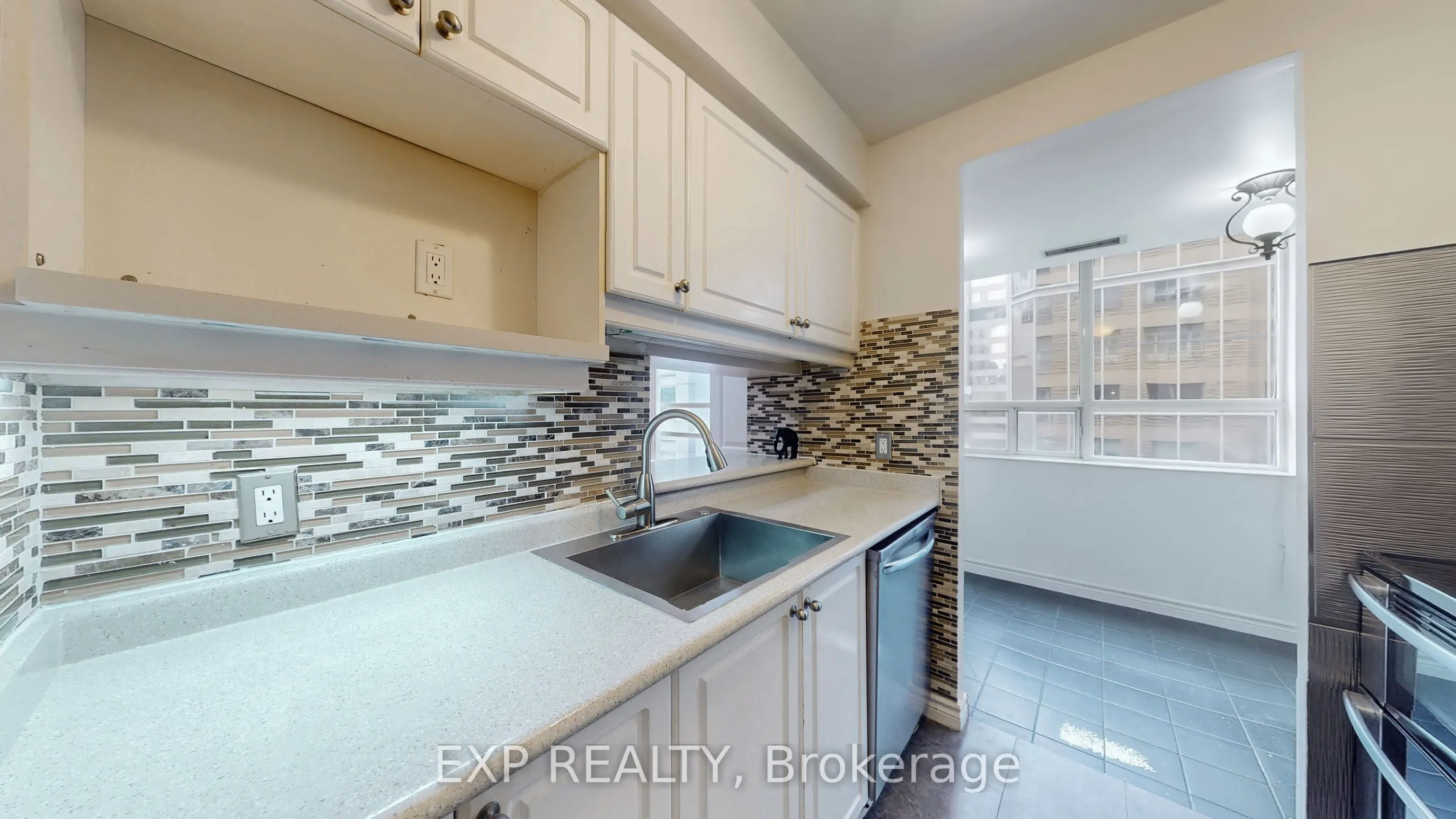 71 Simcoe Street, #1204