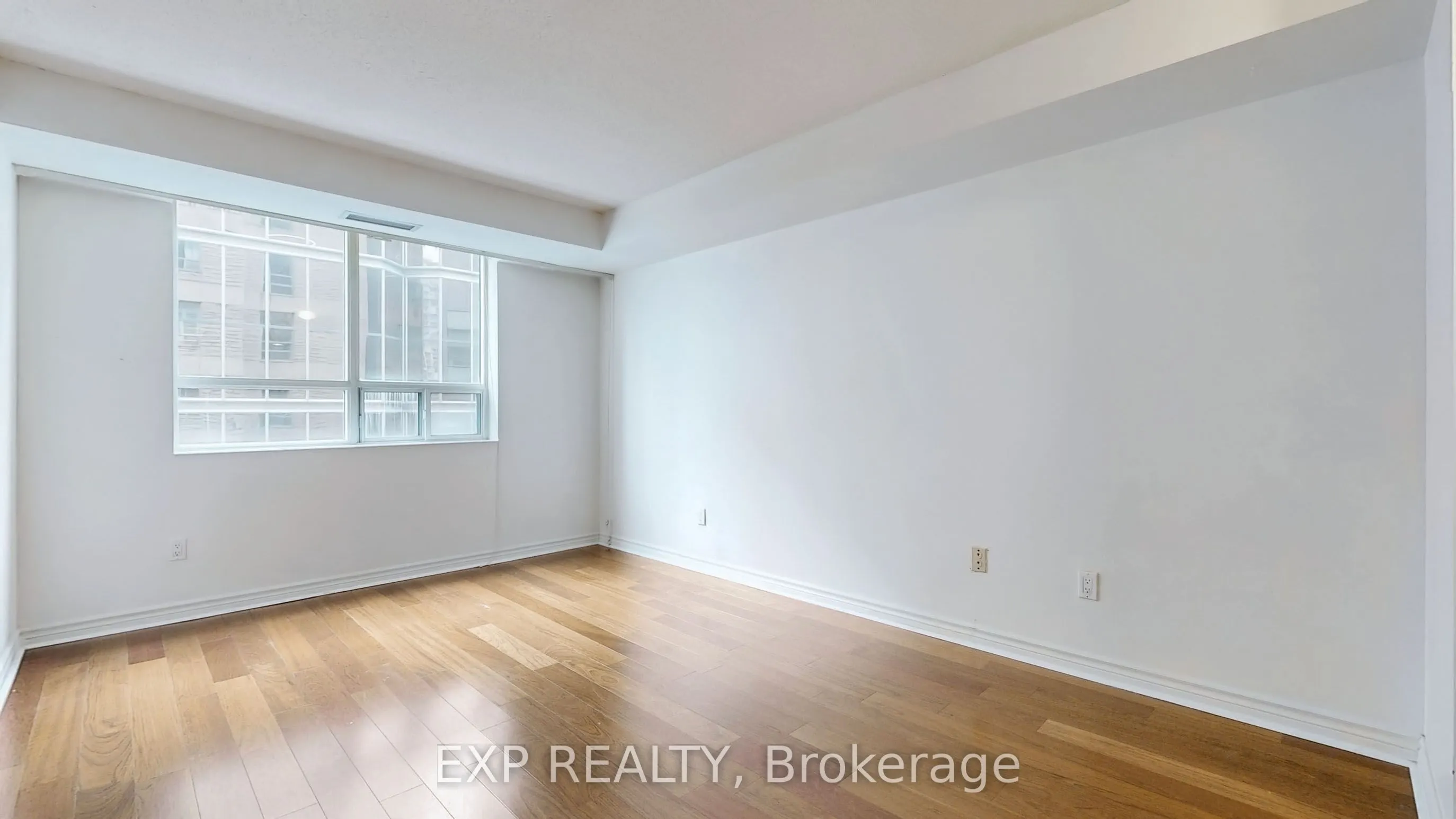71 Simcoe Street, #1204