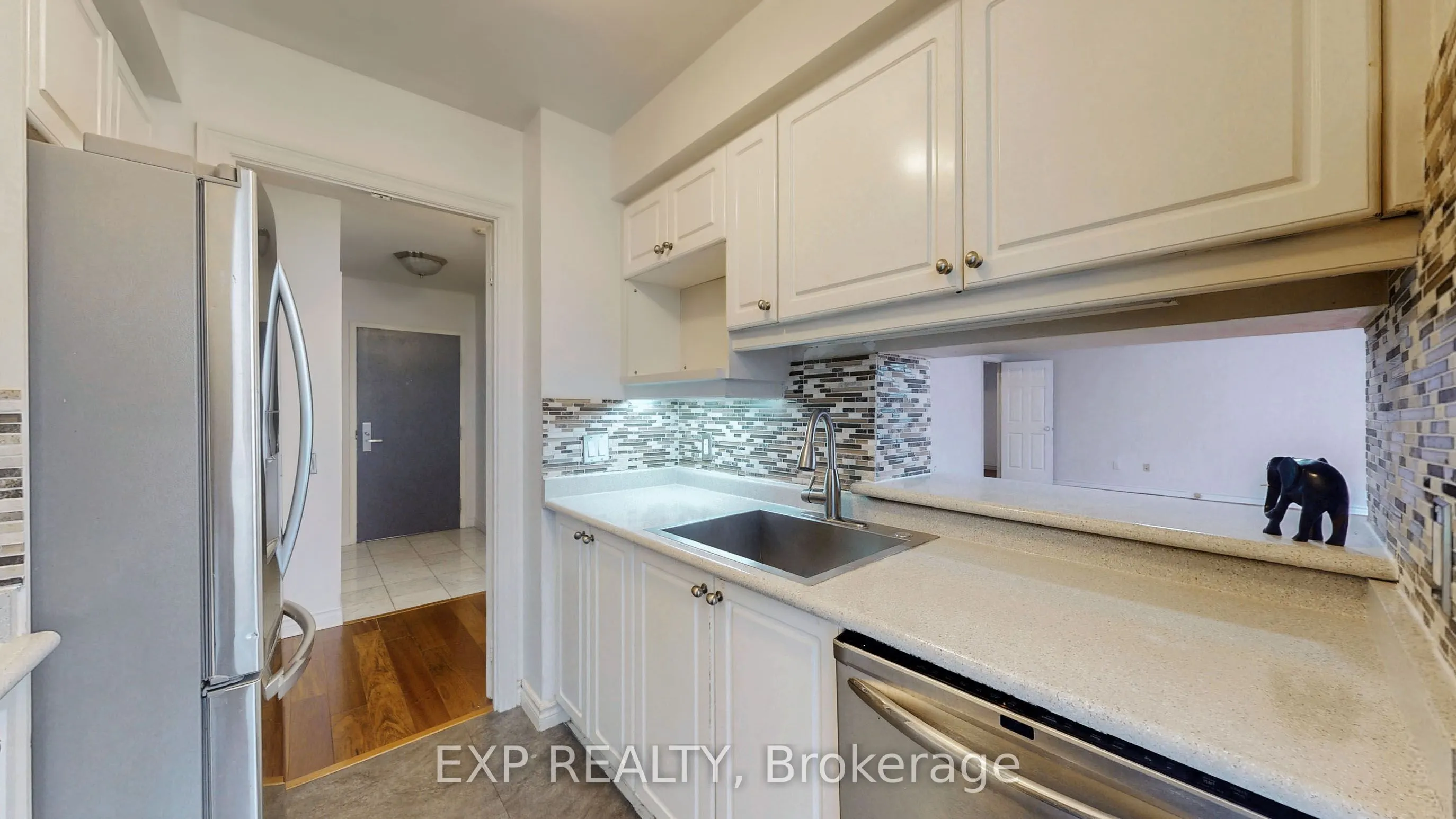 71 Simcoe Street, #1204
