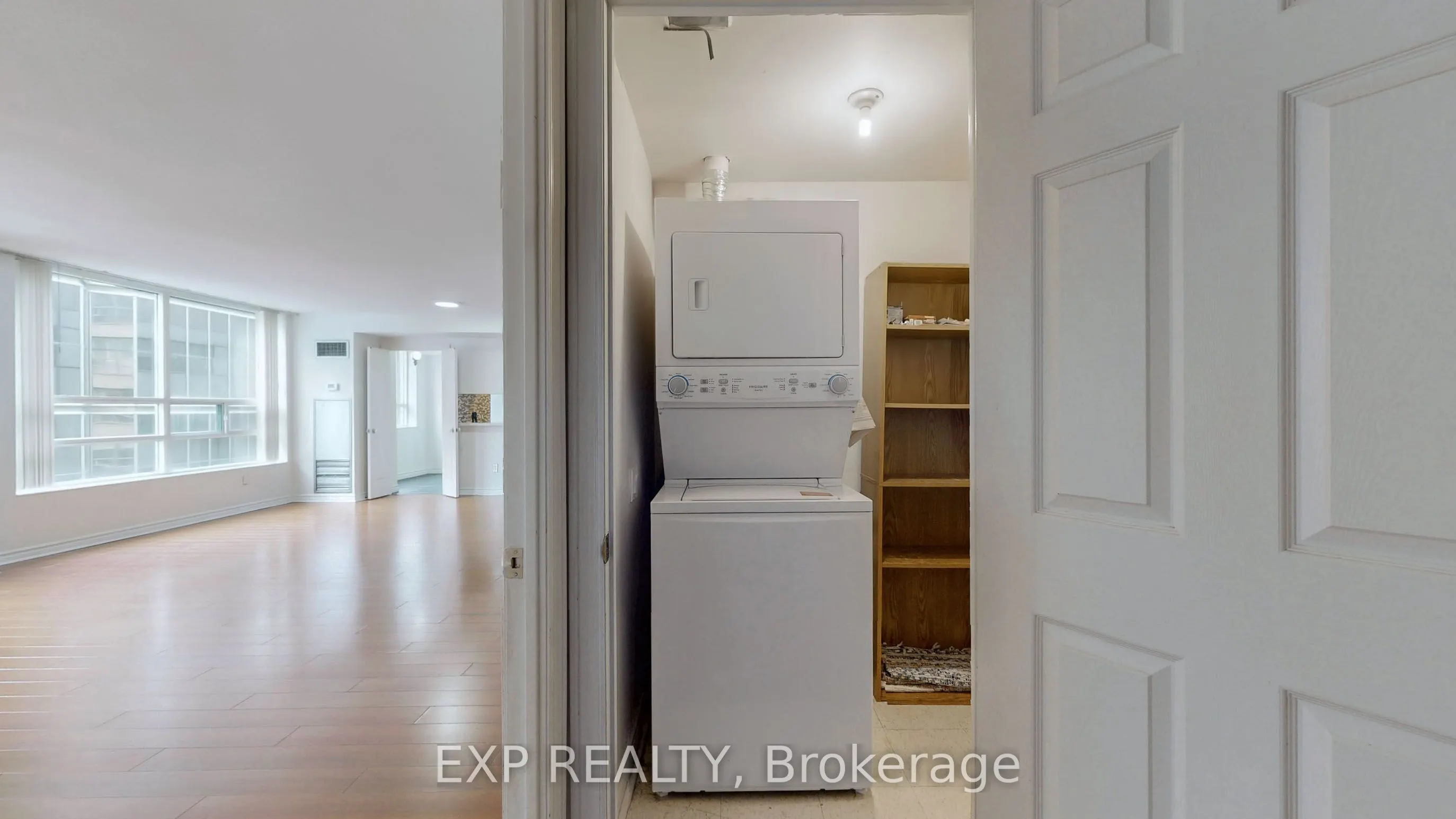 71 Simcoe Street, #1204