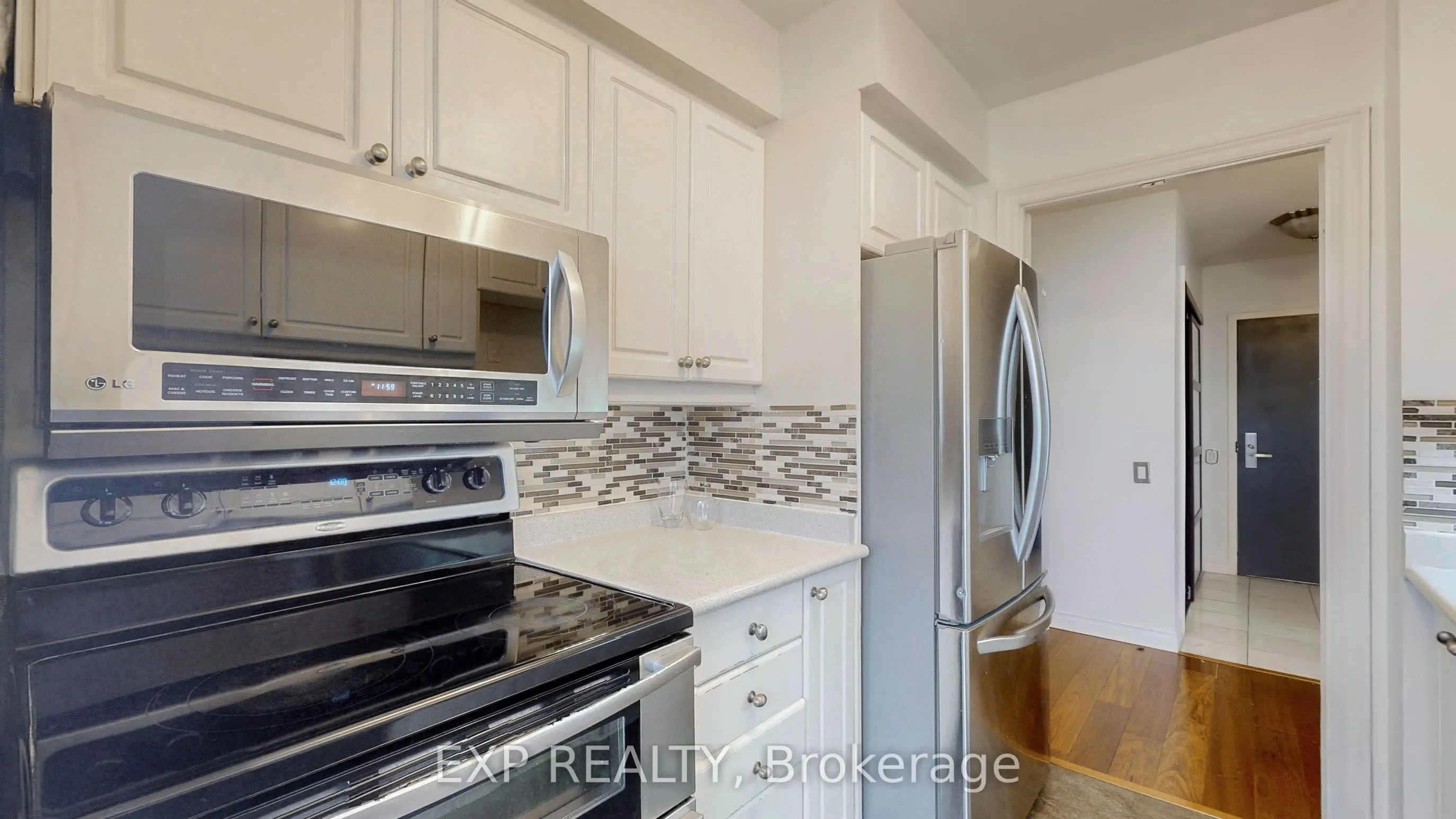 71 Simcoe Street, #1204