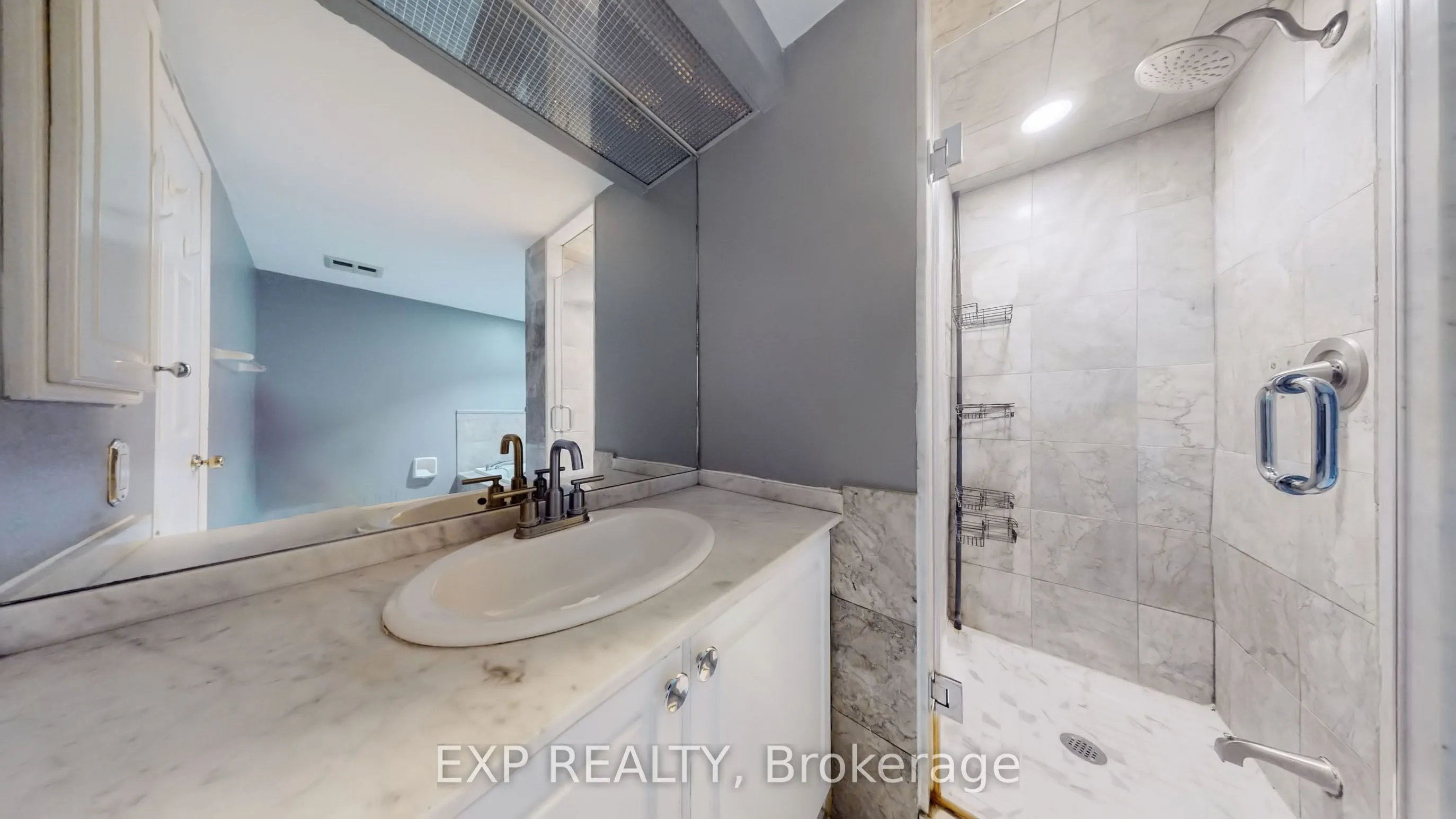 71 Simcoe Street, #1204