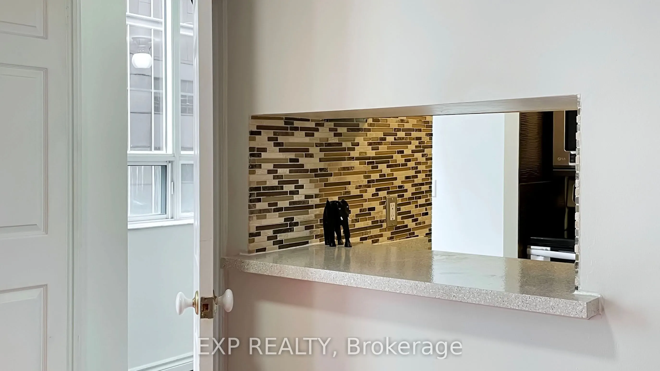 71 Simcoe Street, #1204