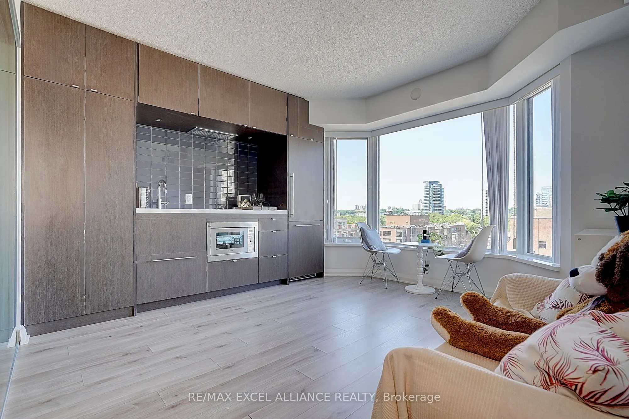 155 Yorkville Avenue, #801