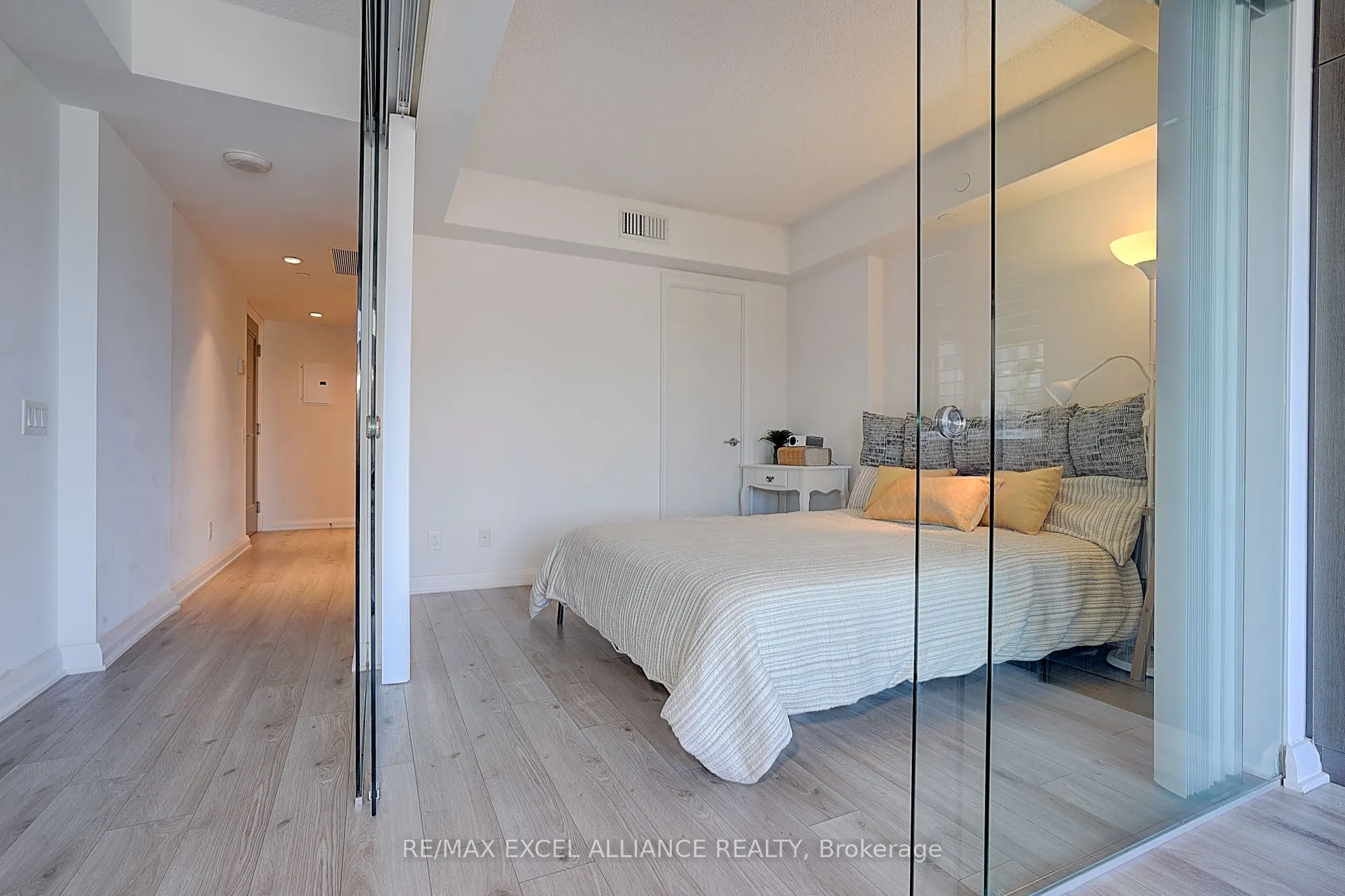 155 Yorkville Avenue, #801