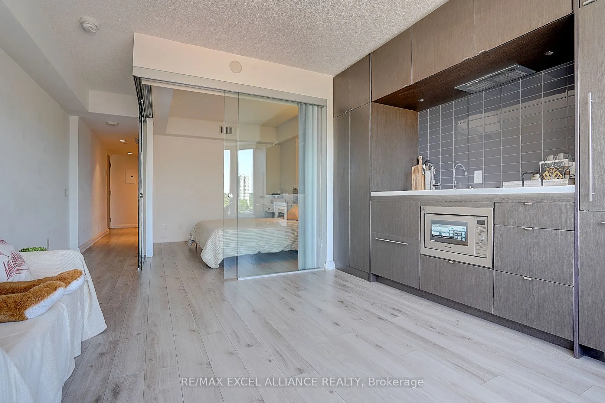 155 Yorkville Avenue, #801