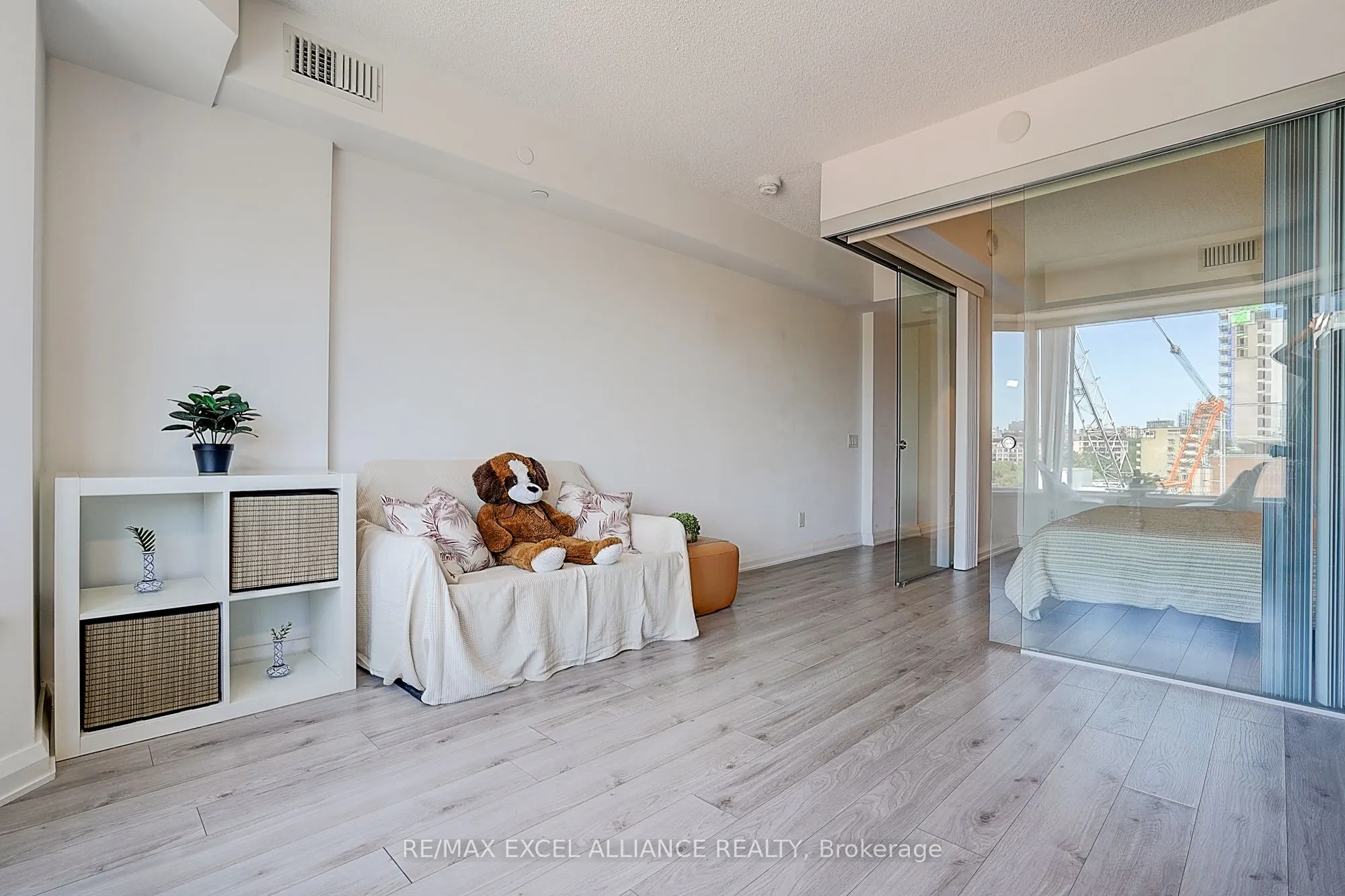 155 Yorkville Avenue, #801