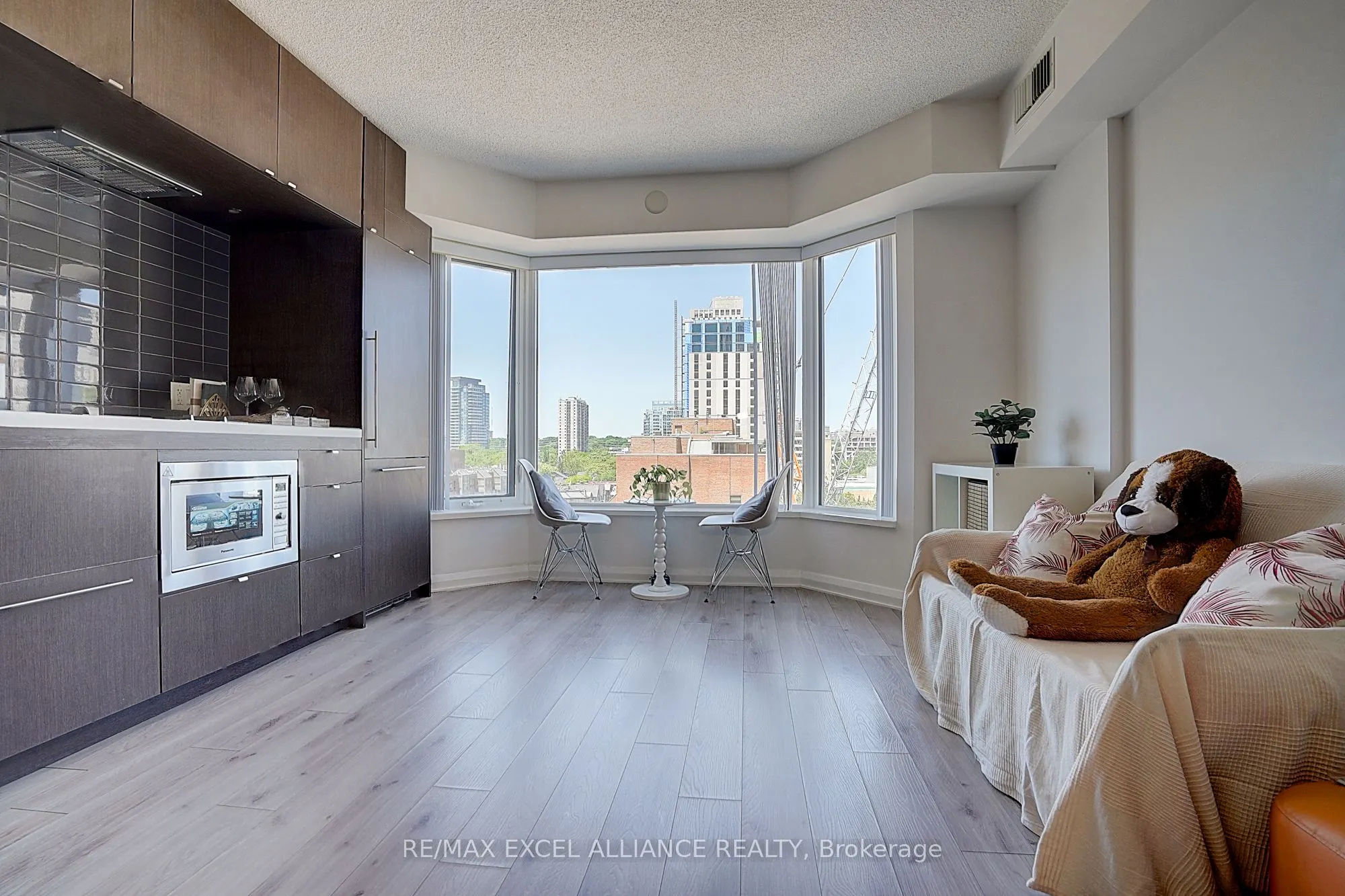 155 Yorkville Avenue, #801