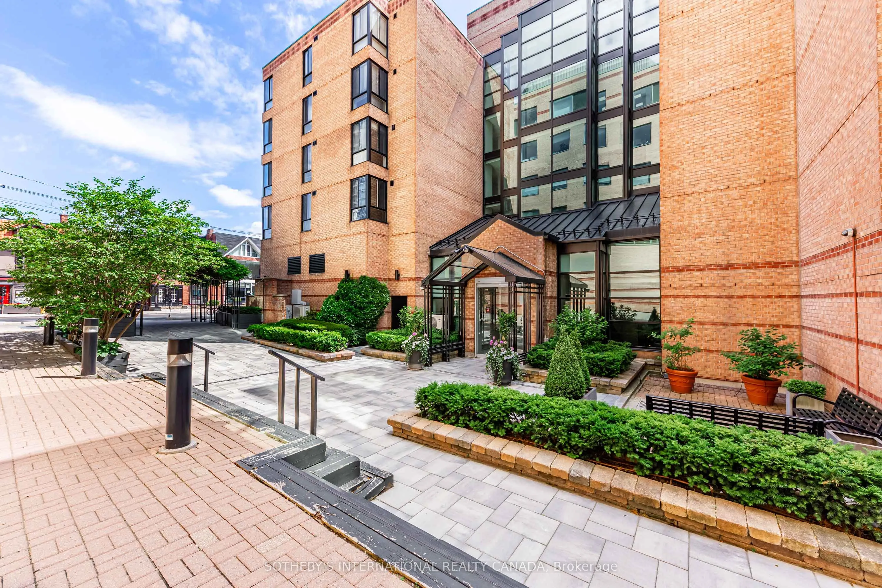 225 Davenport Road, #408