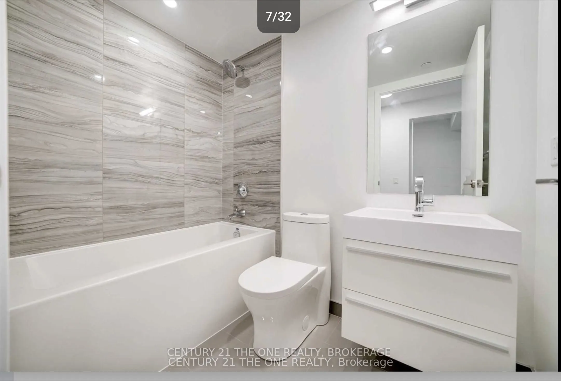 39 Roehampton Avenue, #4110