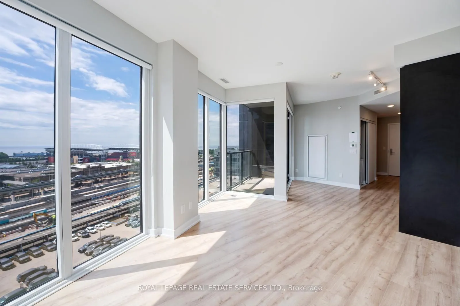 135 East Liberty Street, #1111