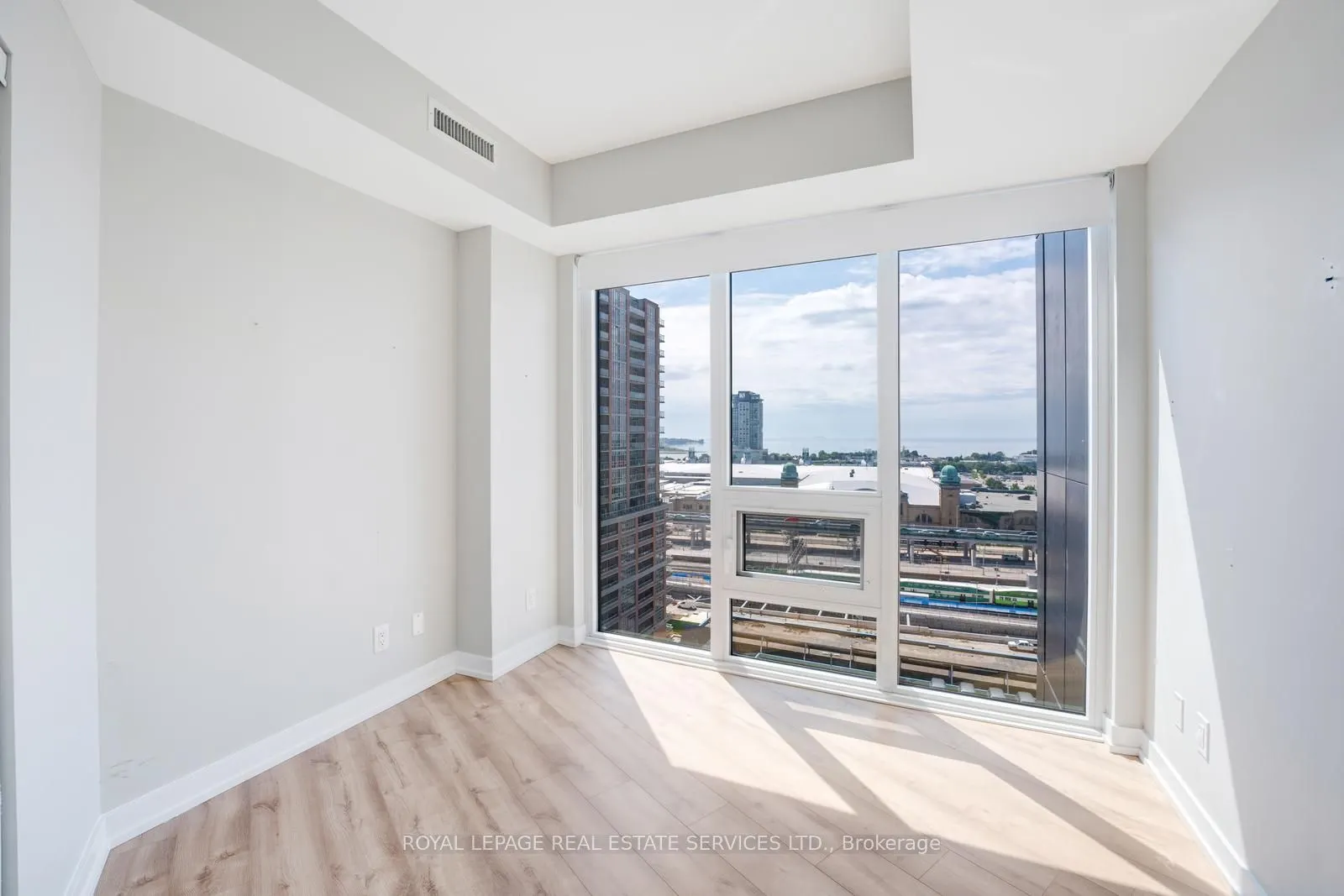 135 East Liberty Street, #1111