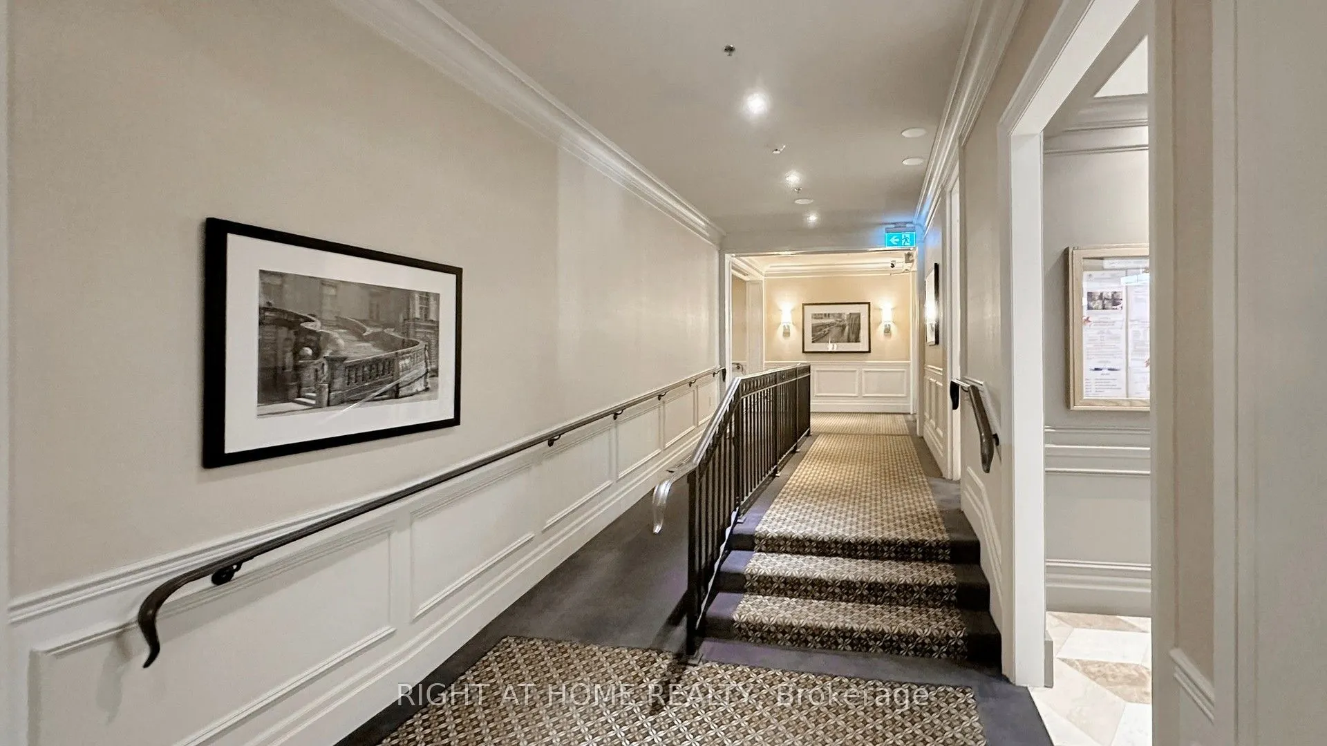 20 Burkebrook Place #306