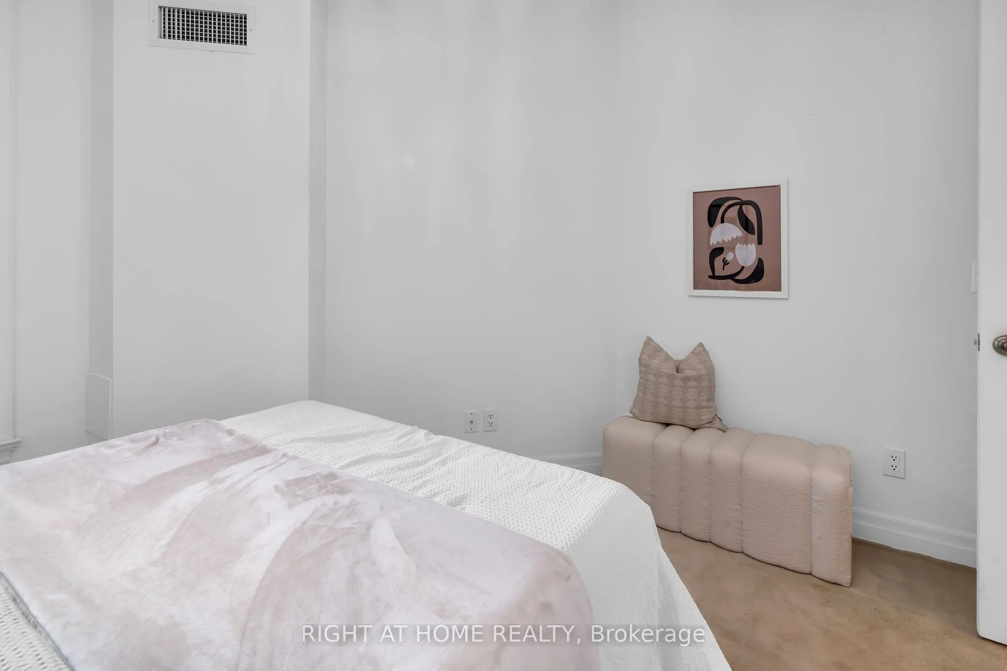 20 Burkebrook Place #306