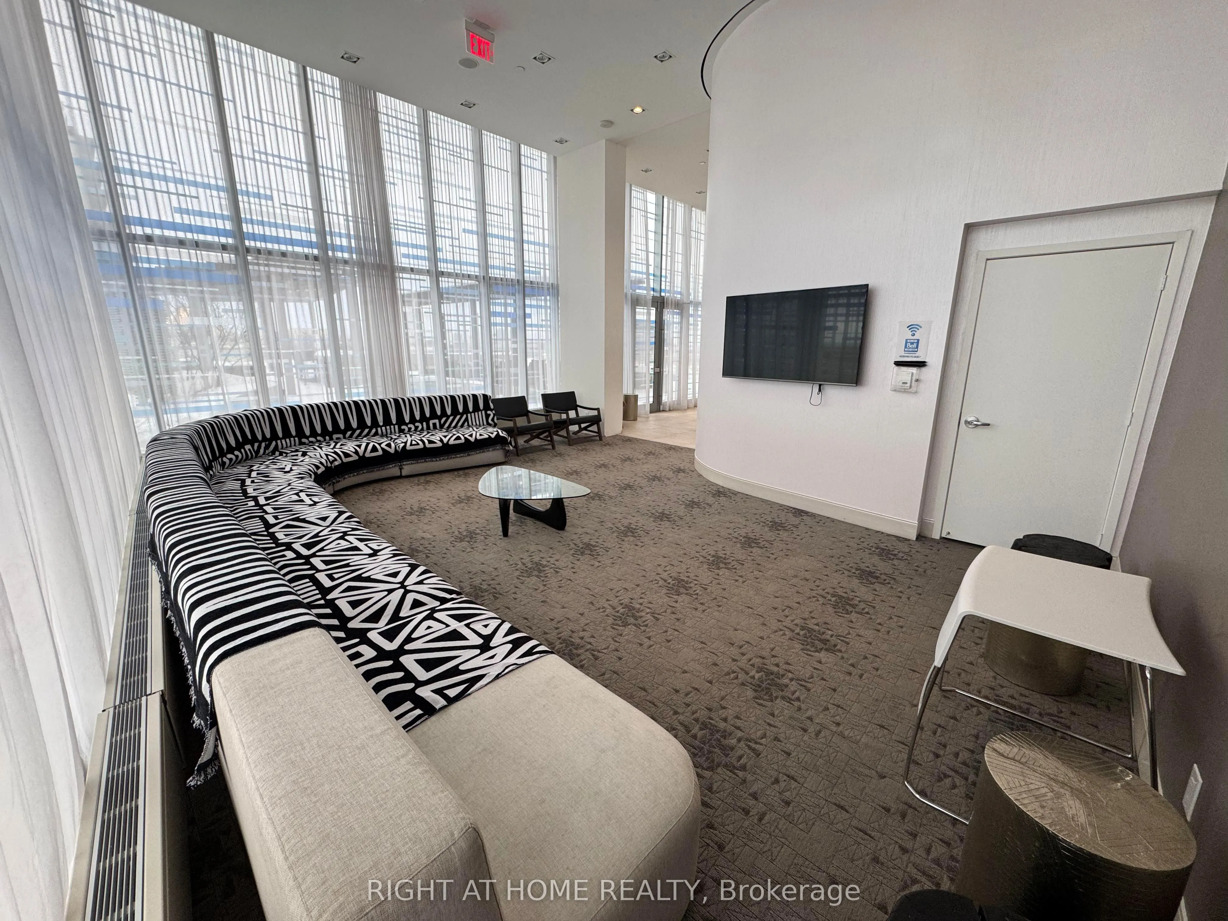 72 Esther Shiner Boulevard, #808